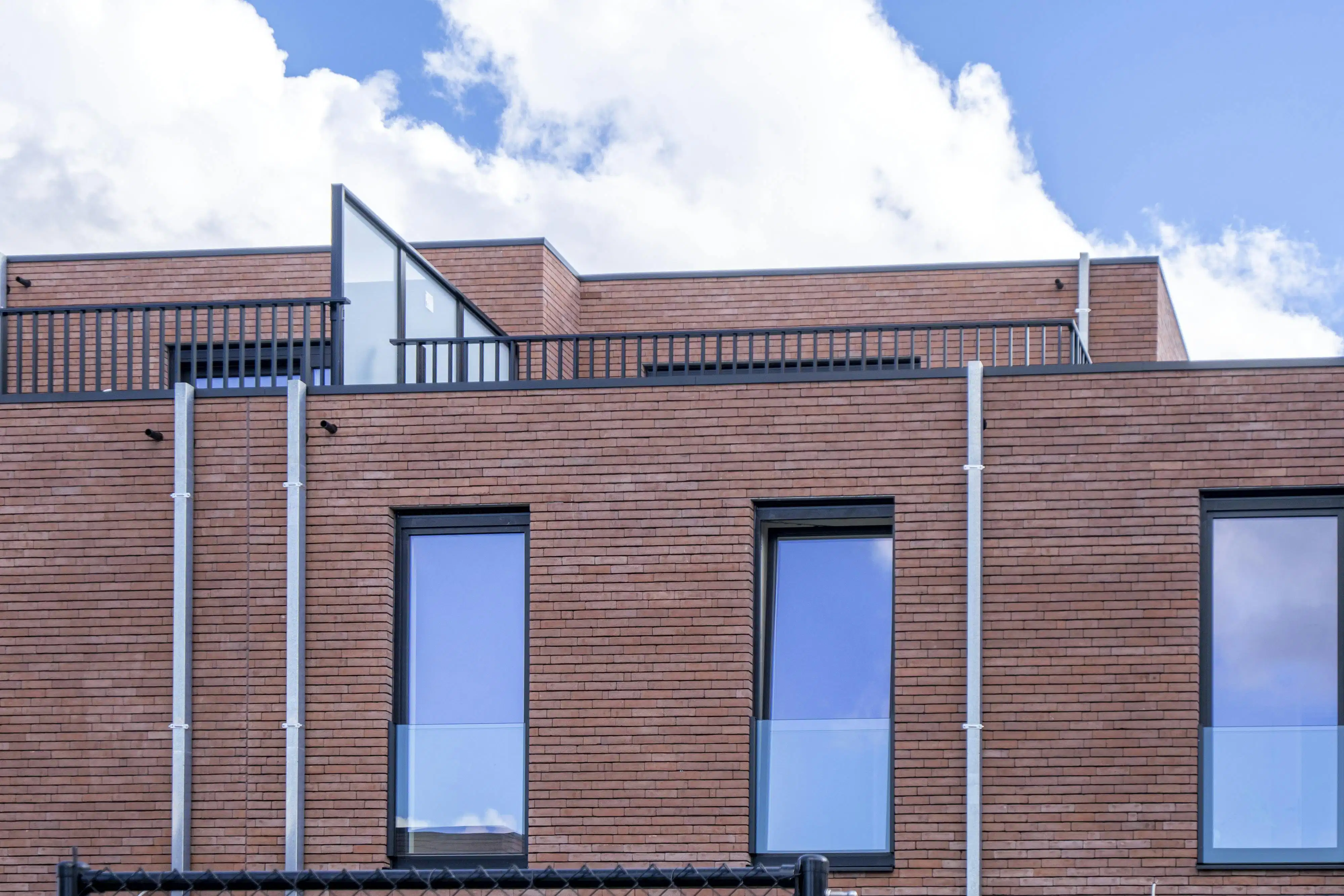 Nieuwbouwwoning met 4 slaapkamers te koop centrum Kortrijk foto 3