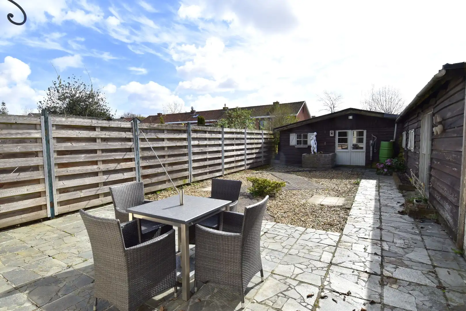 Gezinswoning met 3 slaapkamers, garage en zonnige tuin te koop in kindvriendelijke omgeving te Gullegem foto 13