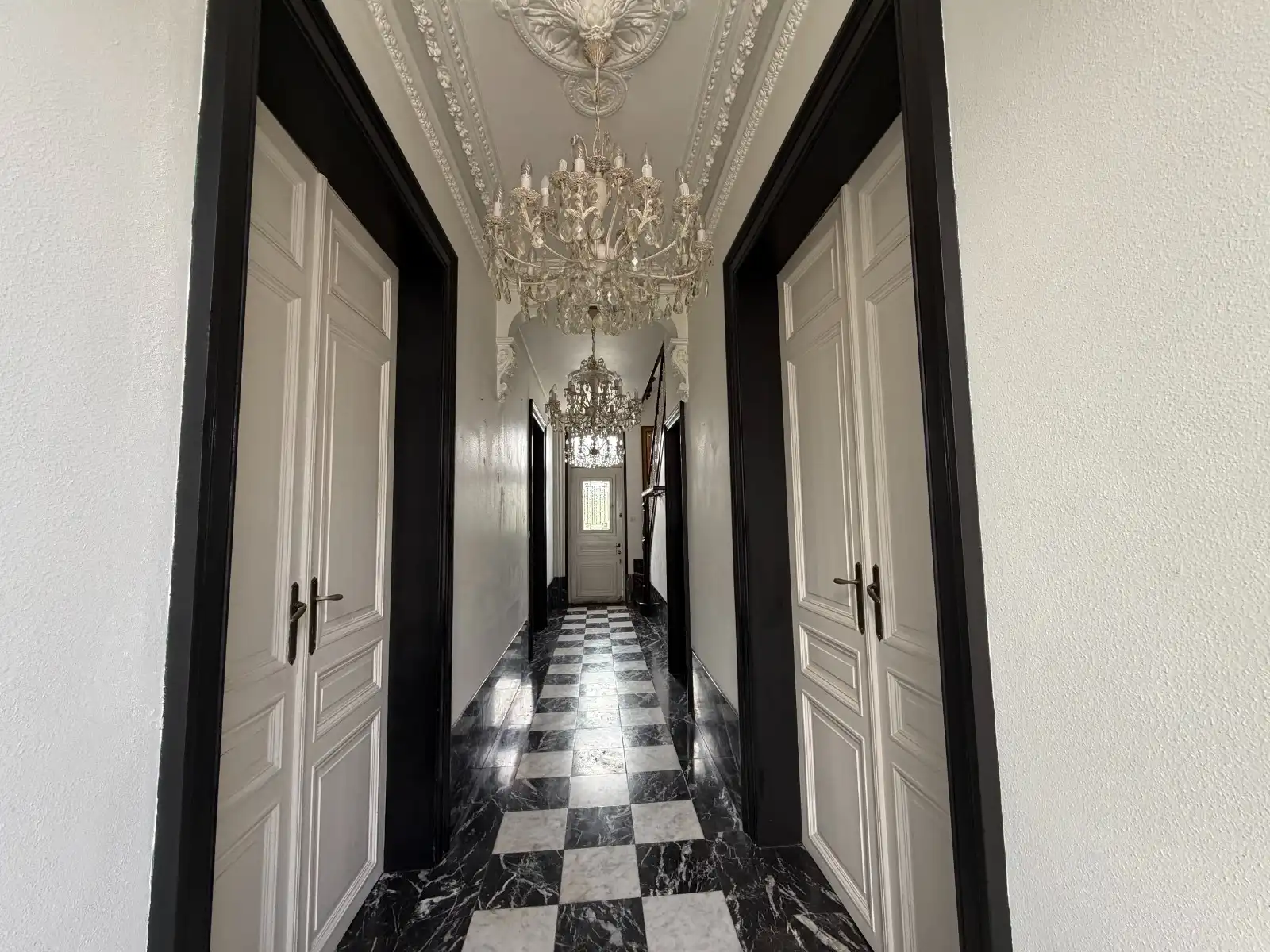 Prachtig herenhuis in het centrum van Kruishoutem foto 3