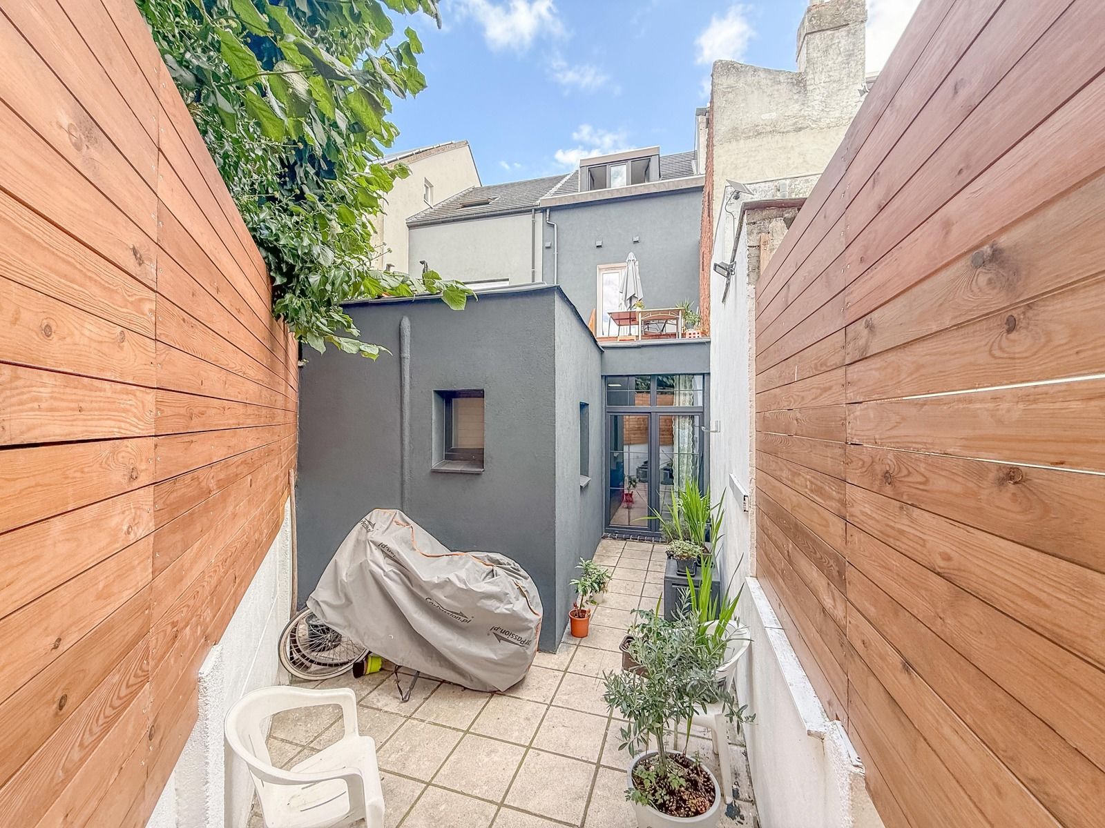 Ruime, instapklare (handels)woning in hartje Temse foto 9