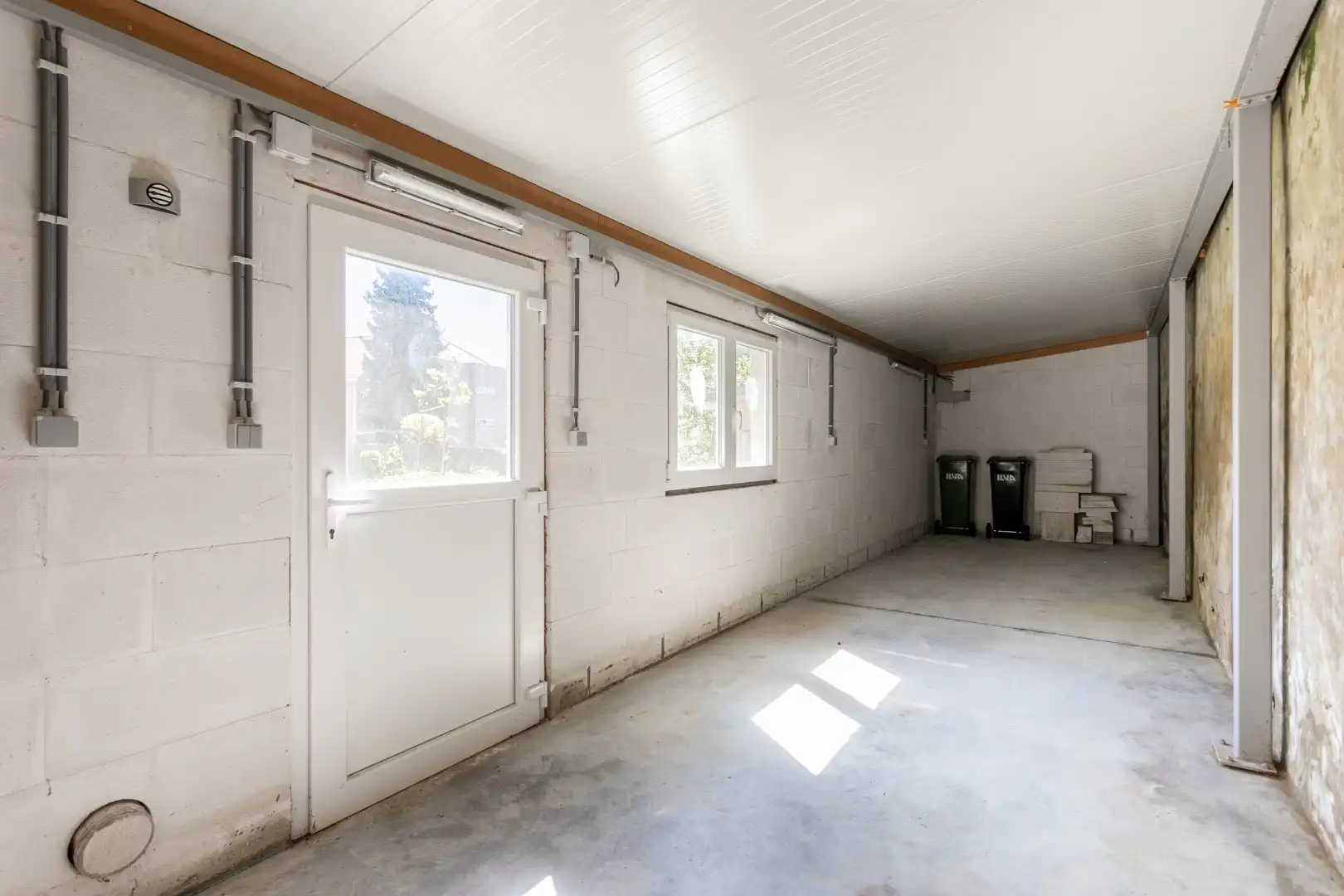 Te renoveren eigendom (317 m²) met veel potentieel, ruime tuin (6a 42ca) en dubbele achterliggende carport met toegang tot de achterliggende straat in Kester foto 27