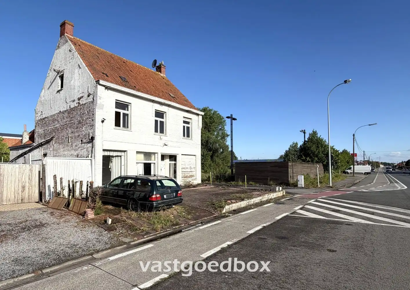 Voormalig handelshuis met veel potentieel, te Ingelmunster foto 2