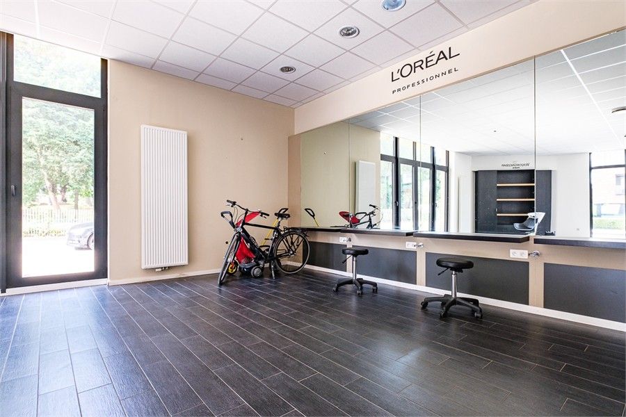 HANDELSRUIMTE TE HUUR OP CENTRALE LIGGING IN SINT-TRUIDEN foto 11