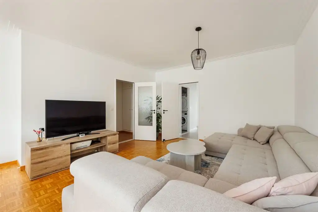 Gerenoveerd appartement met 2 terrassen foto 8
