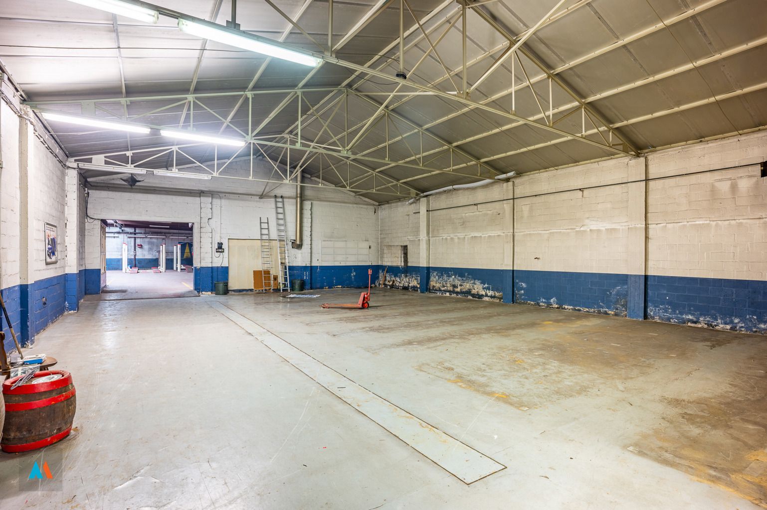 Garagebedrijf met woonst foto 13