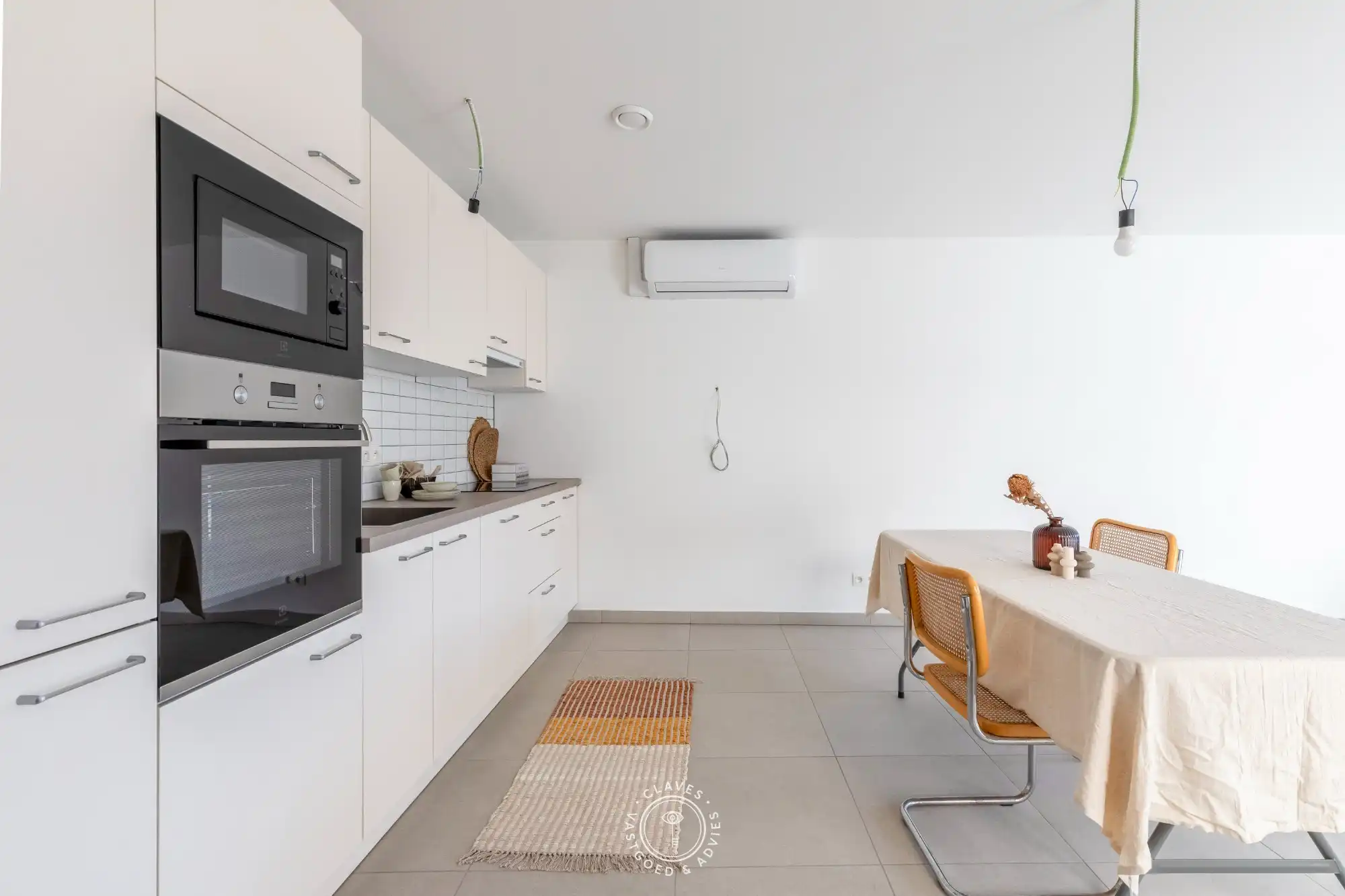 Ingrijpende energetische renovatie: gelijkvloers appartement met een zonnig terras aan 2% foto 4