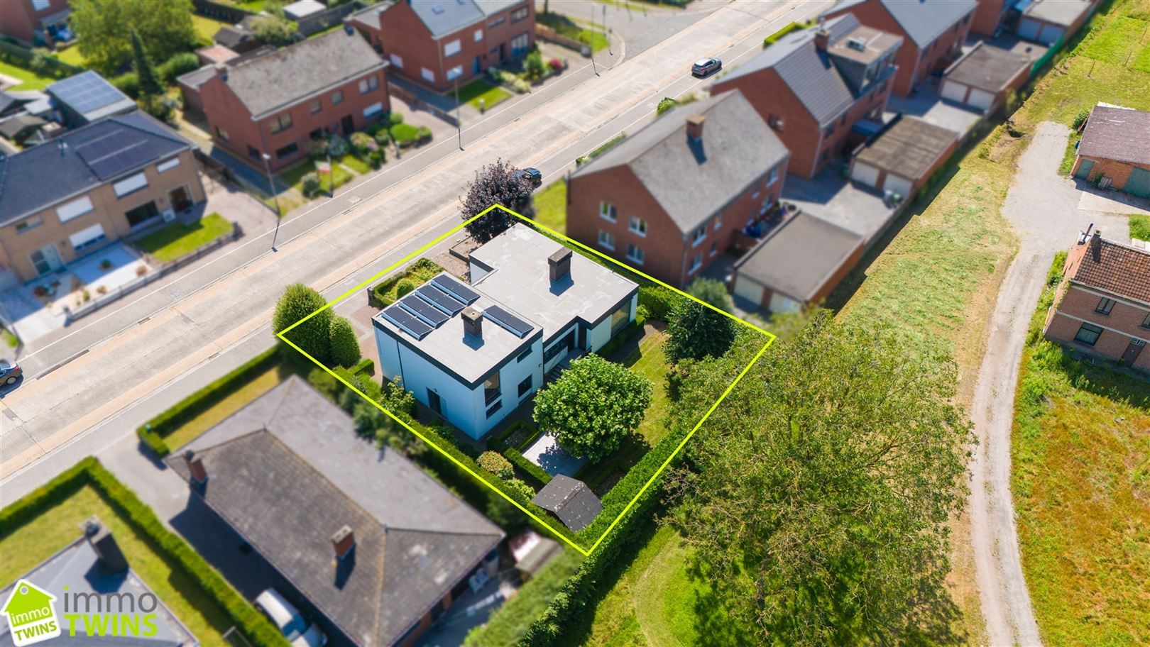 Gezellige villa met dubbele garage, prachtige tuin en oprit te Lokeren foto 32