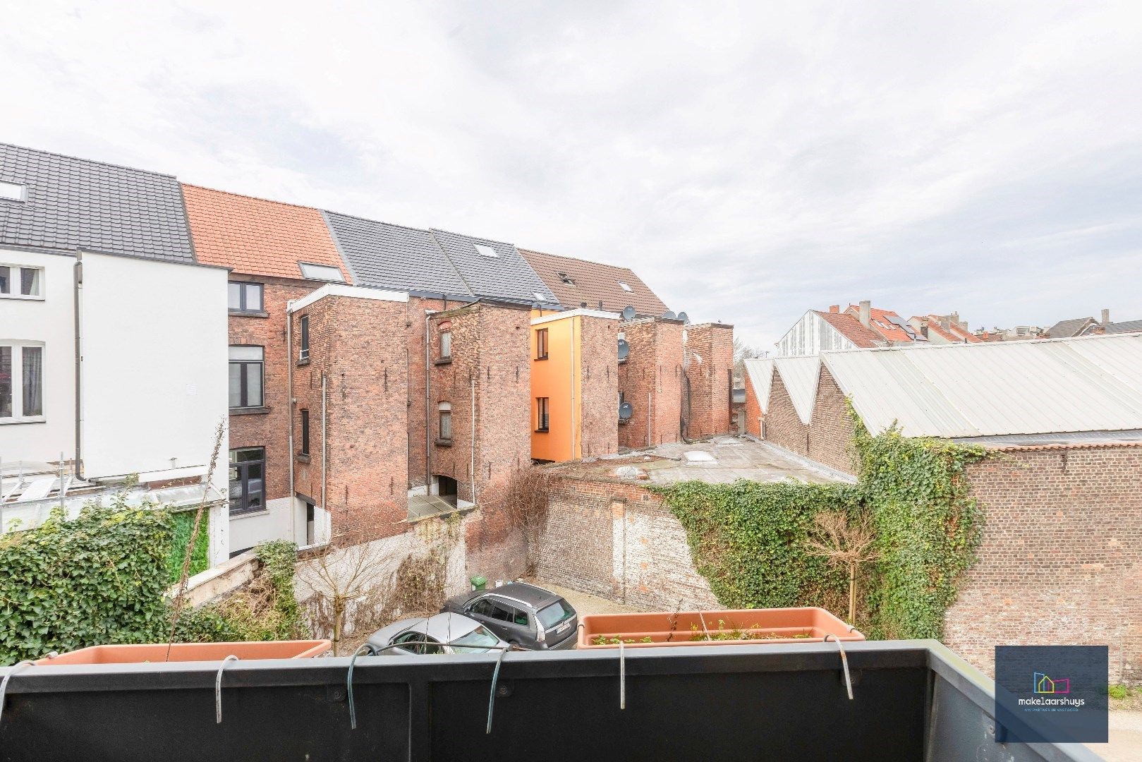  Zeer verzorgd 1-slaapkamerappartement met balkon en staanplaats foto 6