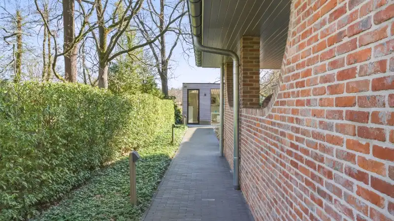 Exclusief gelegen villa van 345m² op 30 are met grote vijver foto 22