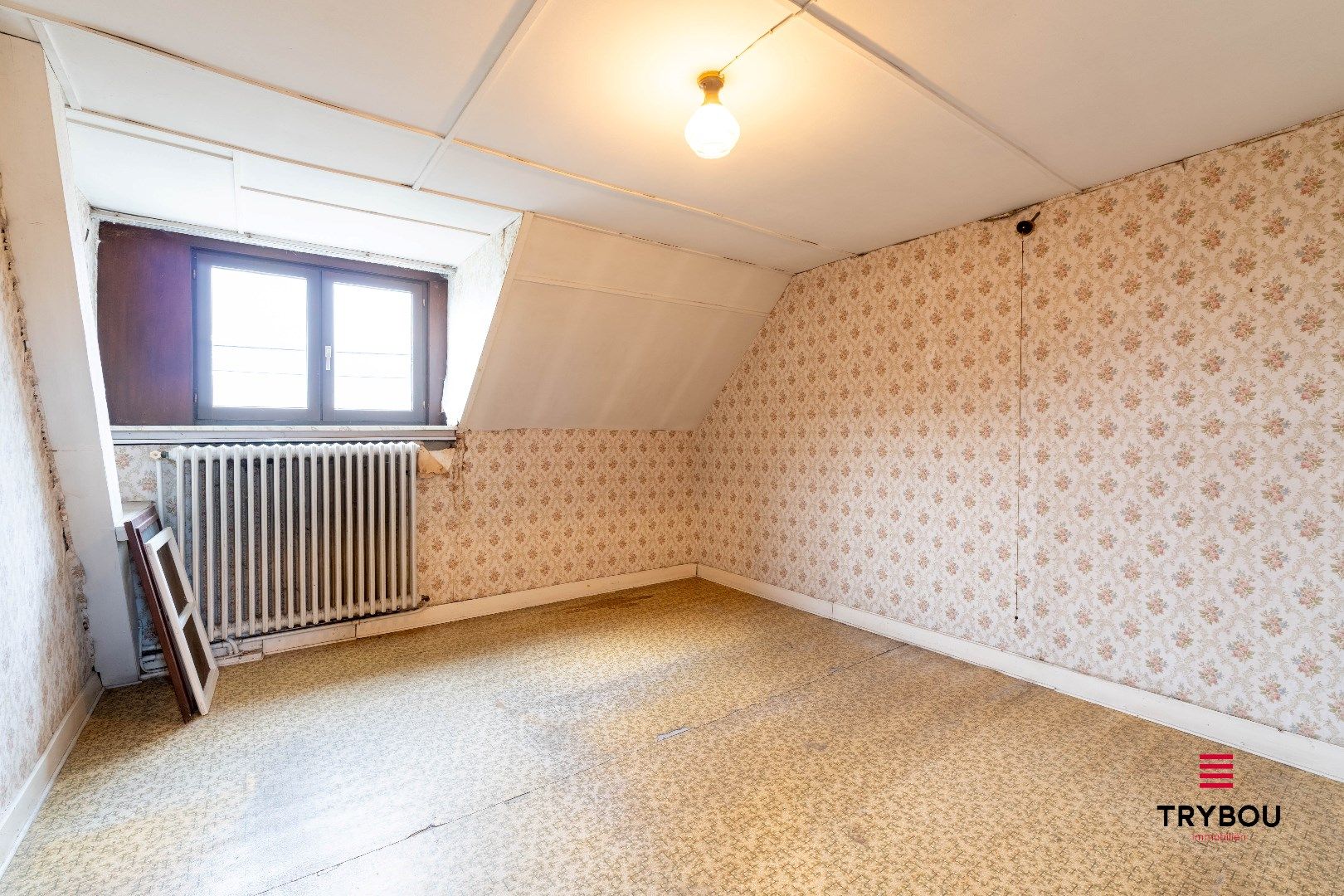 Authentieke hoeve met bijgebouwen op ruim perceel foto 16