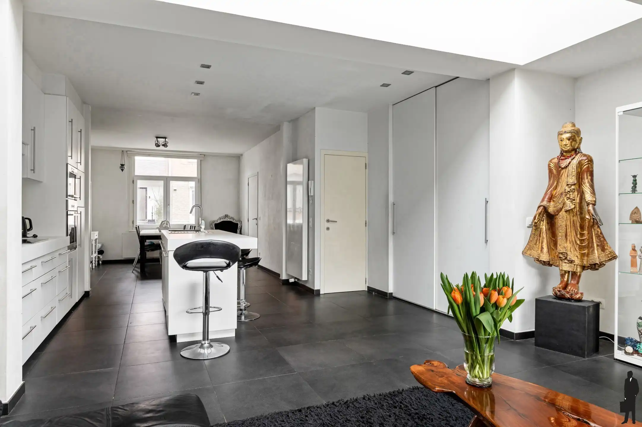 Instapklare woning met 3-4 slaapkamers & tuin in het centrum foto 3