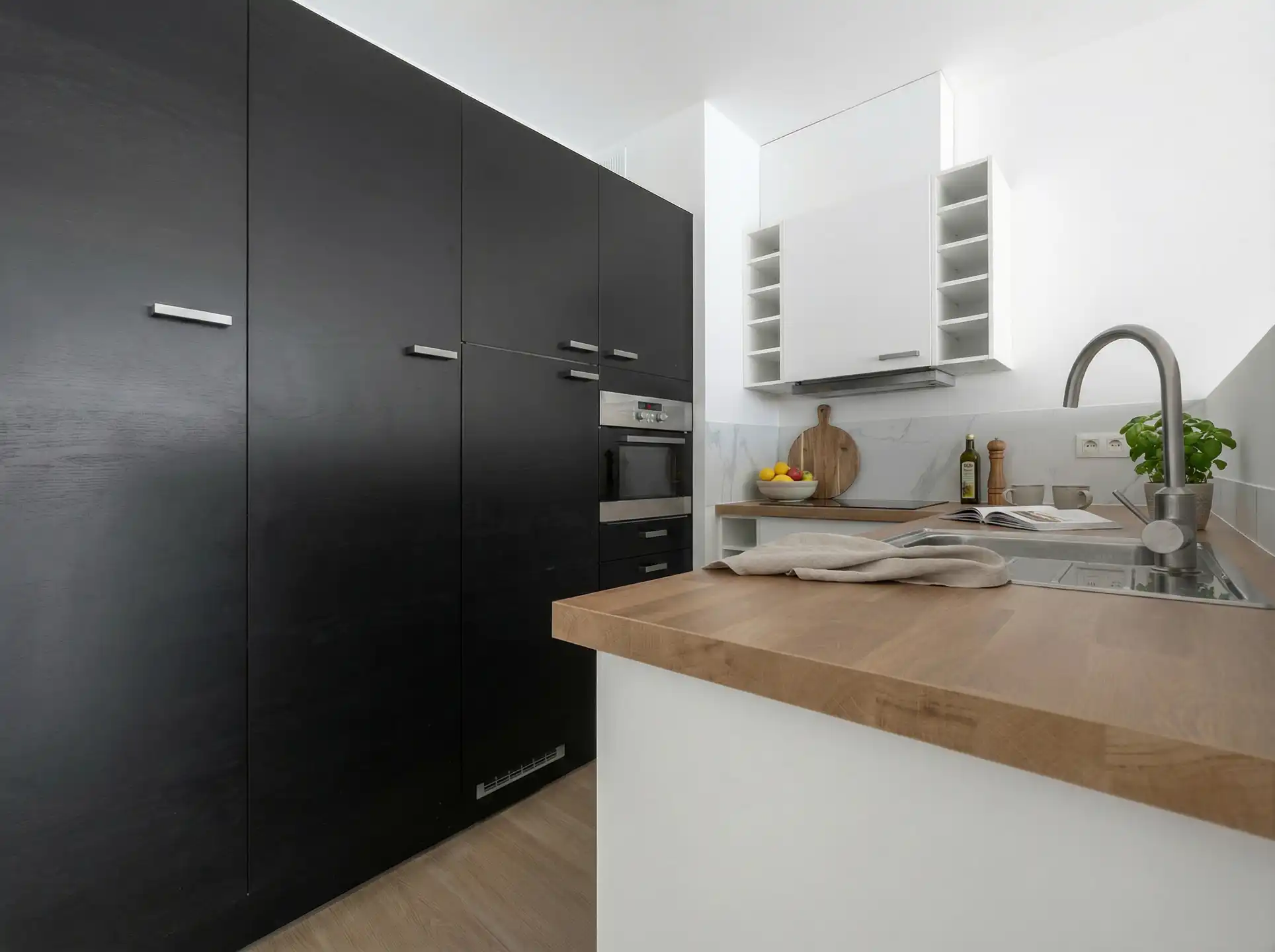 Instapklaar 2-slaapkamerappartement aan Antwerpen-Centraal foto 8