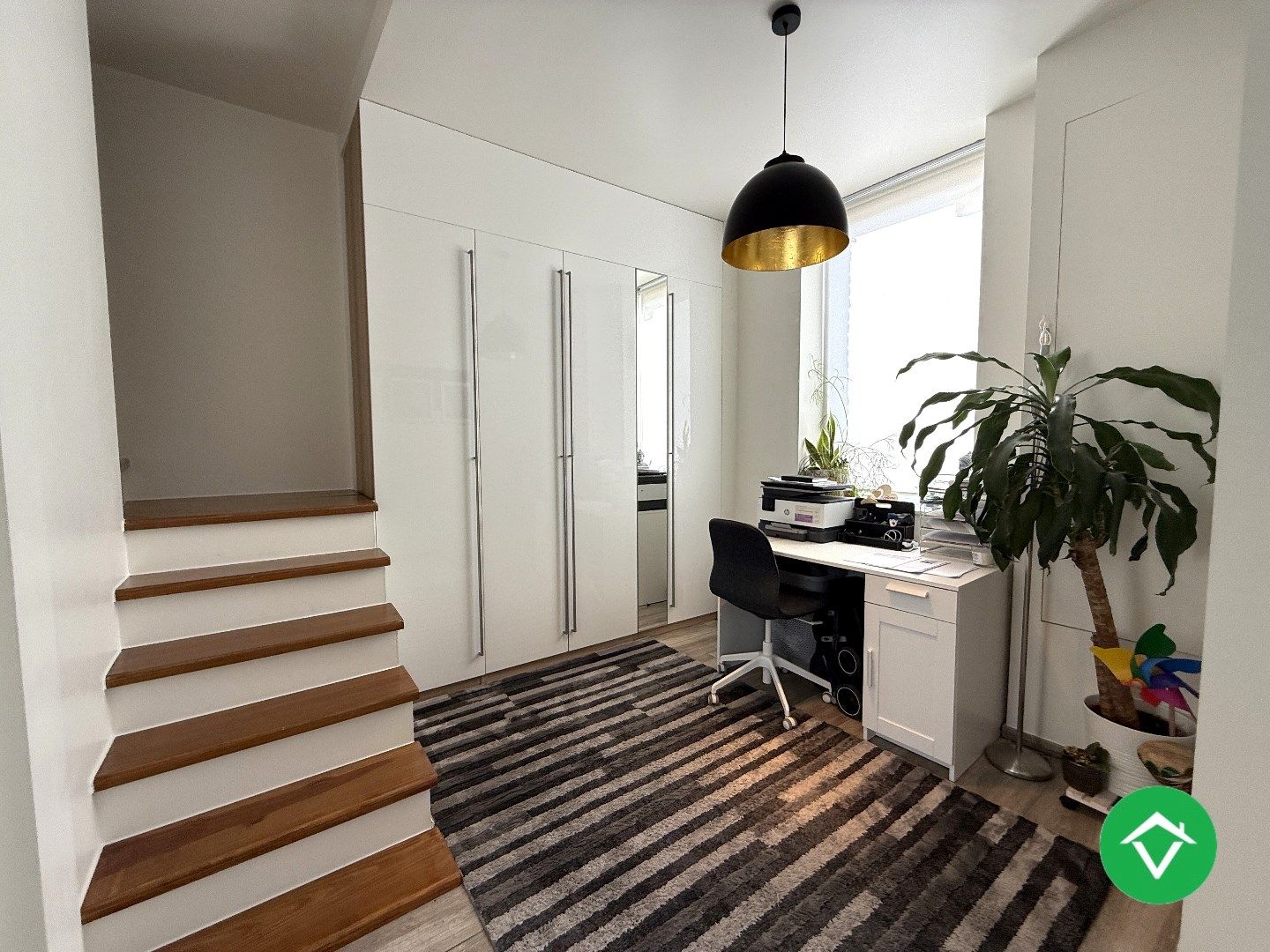 Prachtig gerenoveerde woning met 3 slaapkamers en tuin te Roeselare foto 3