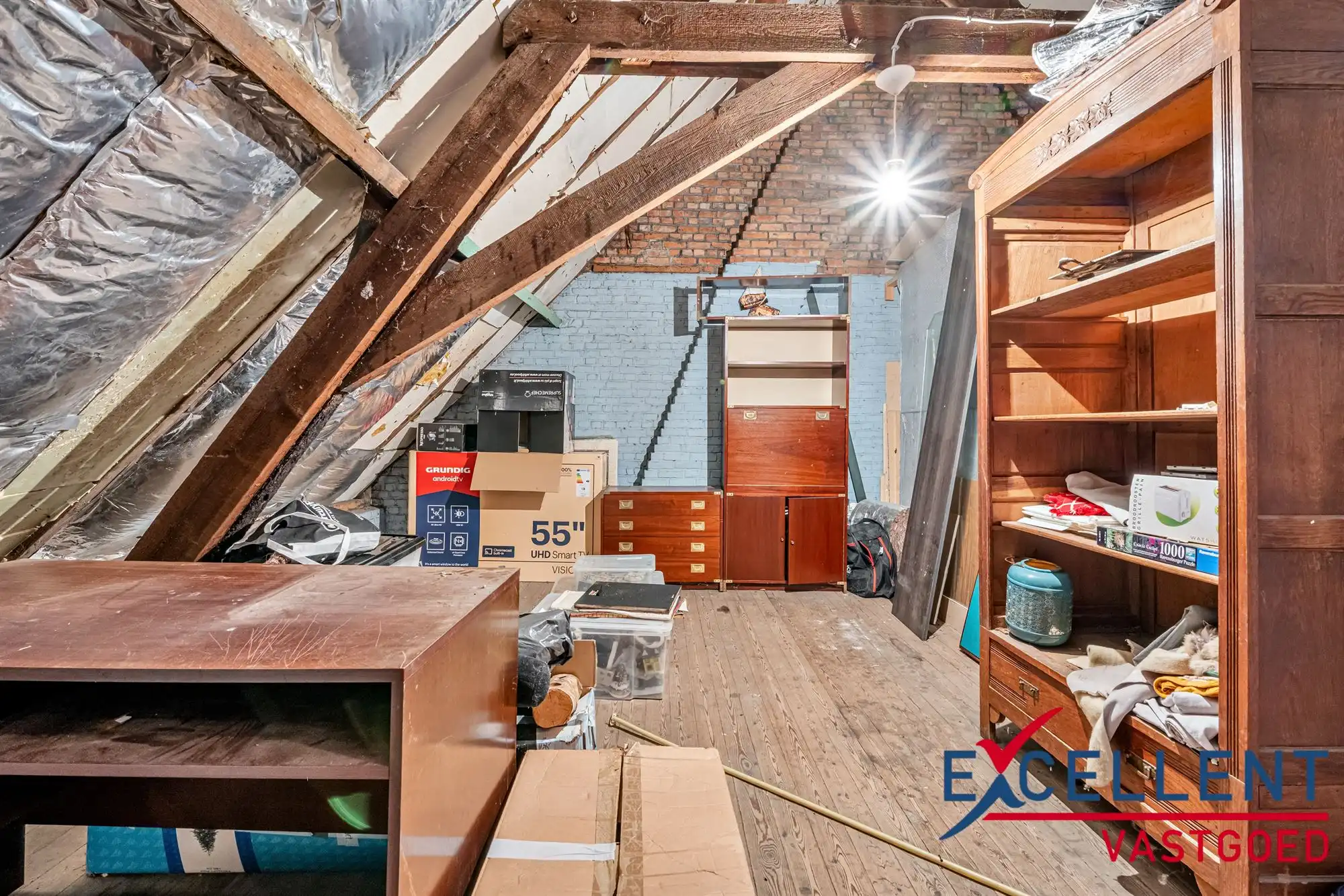 Instapklare gezinswoning centrum Deinze met achteruitweg te koop foto 12