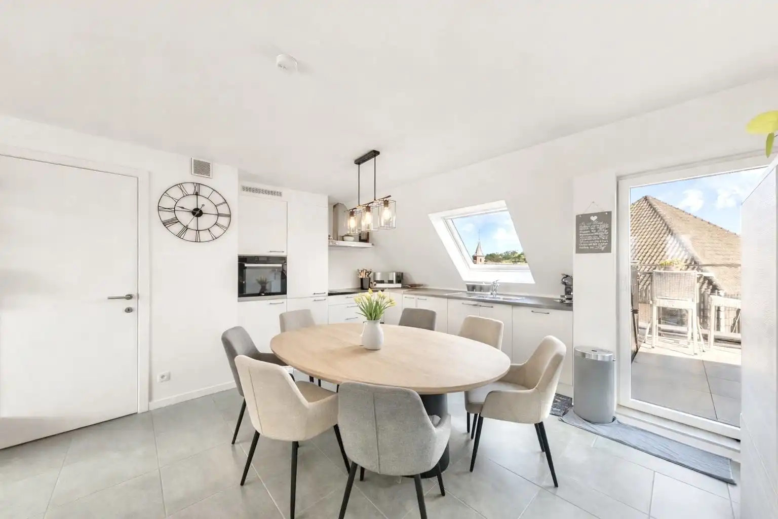 PENTHOUSE MET 2 TERASSEN & GROTE GARAGE foto 2