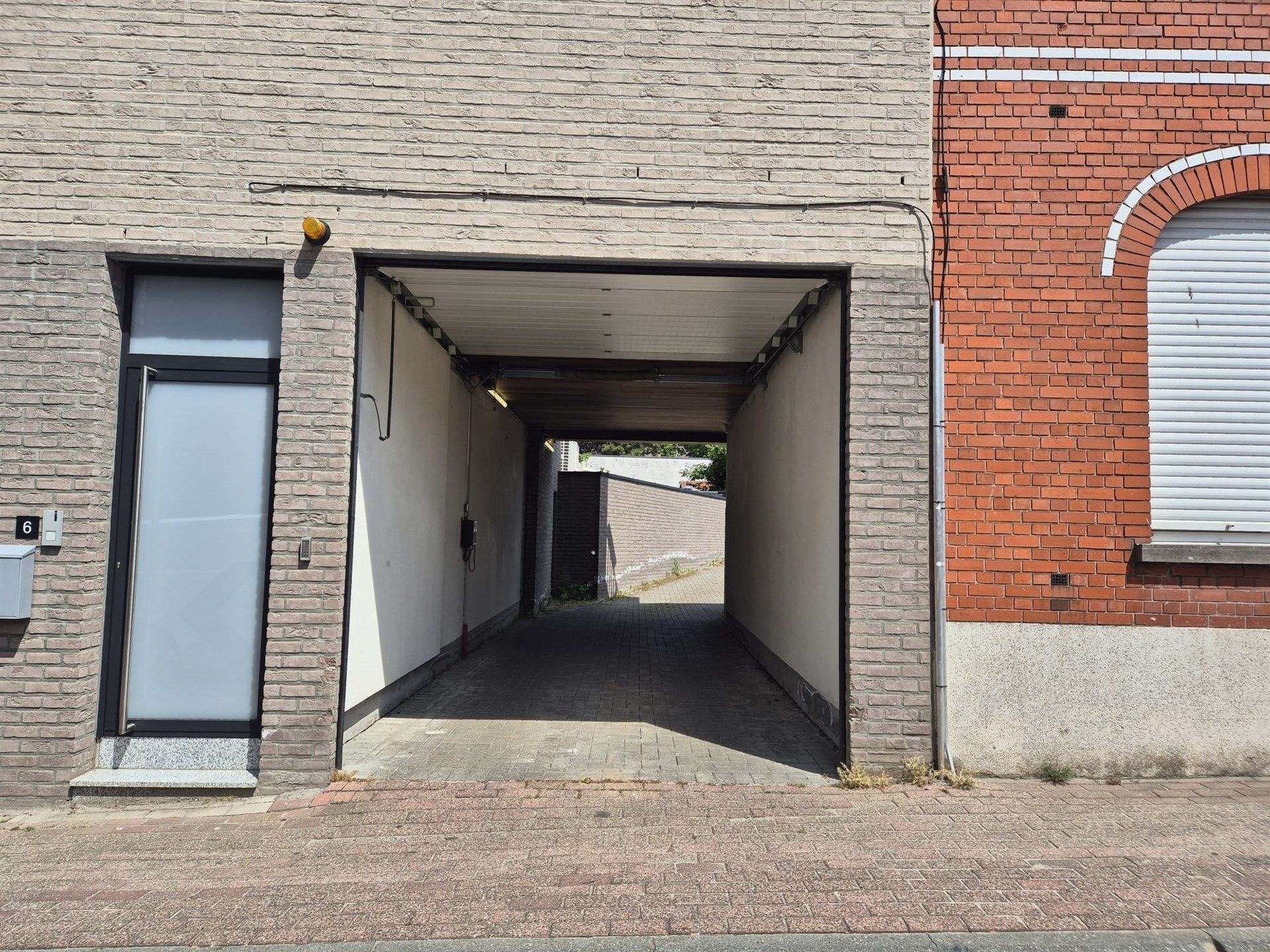 Autostaanplaats op gunstige locatie in Wetteren. foto 3