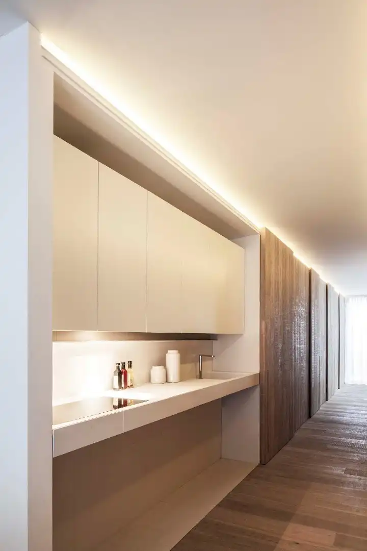 Uniek rolstoelvriendelijk en gemeubeld gelijkvloers appartement met terras dankzij hoogstaande architectuur  foto 4