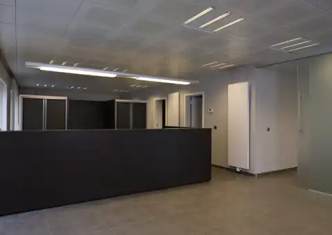Centraal gelegen gelijkvloerse kantoorruimte te Aalst foto 10