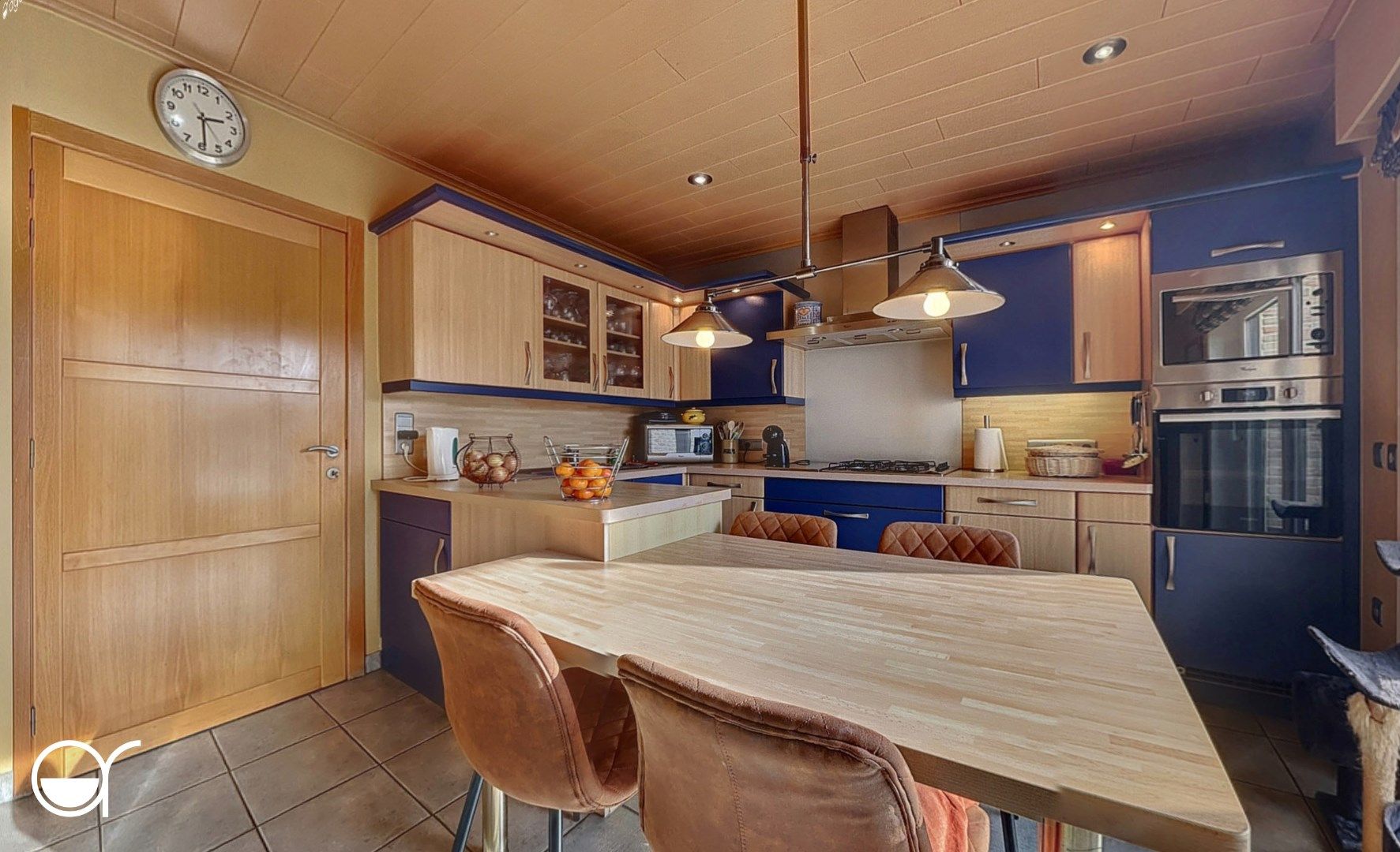 Ruime woning met vier slaapkamers, tuin, garage en mogelijkheid voor zelfstandige activiteit foto 7