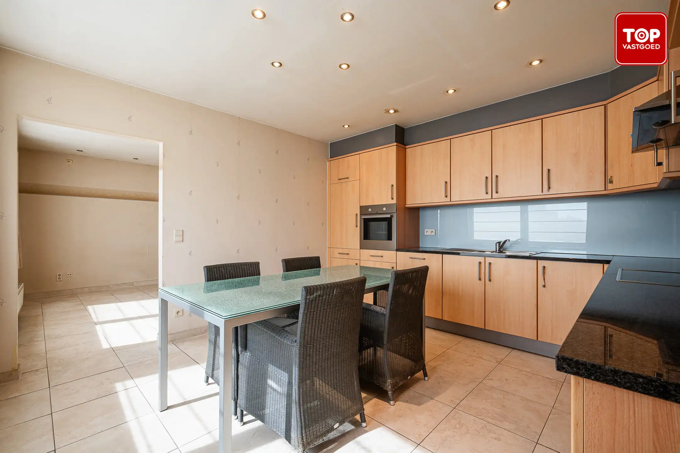 Zeer groot duplex appartement met garage. foto 6