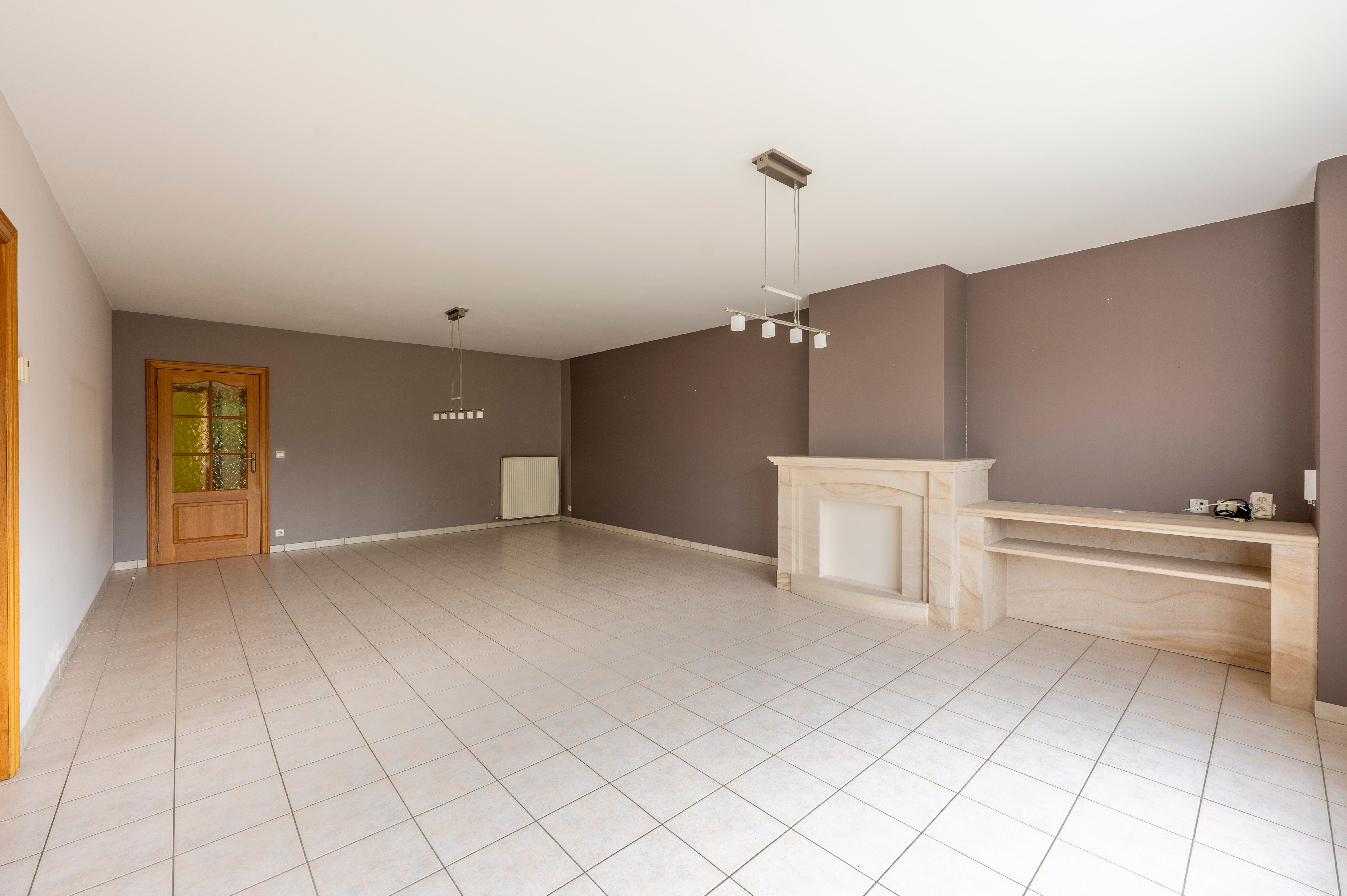 Ruim appartement met 2 slaapkamers, terras én garage in hartje Wommelgem! foto 8