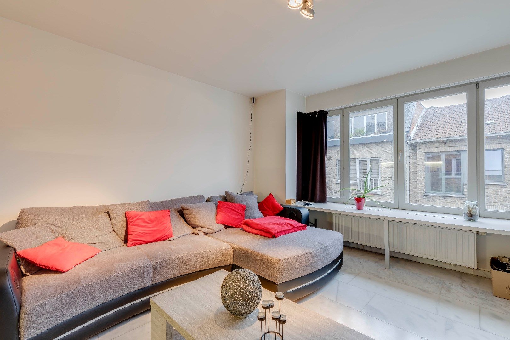 Zeer ruim 1-slaapkamer appartement met bureauruimte foto 4