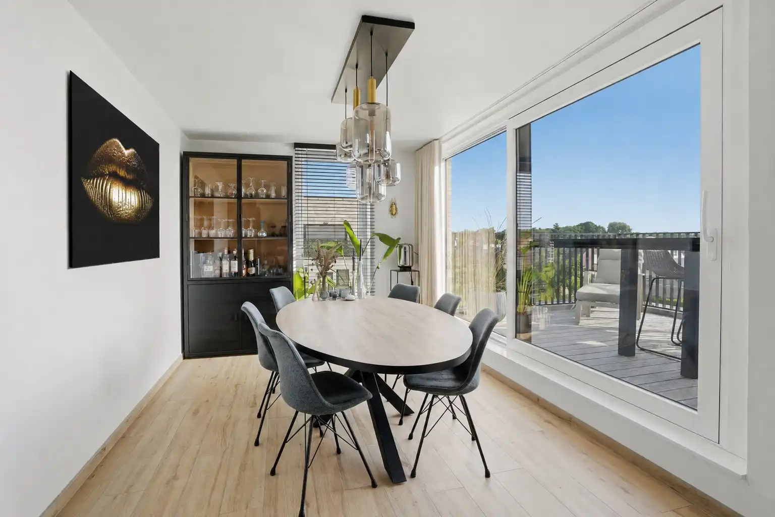 Prachtig instapklaar appartement met terras, groen zicht en autostaanplaats foto 5