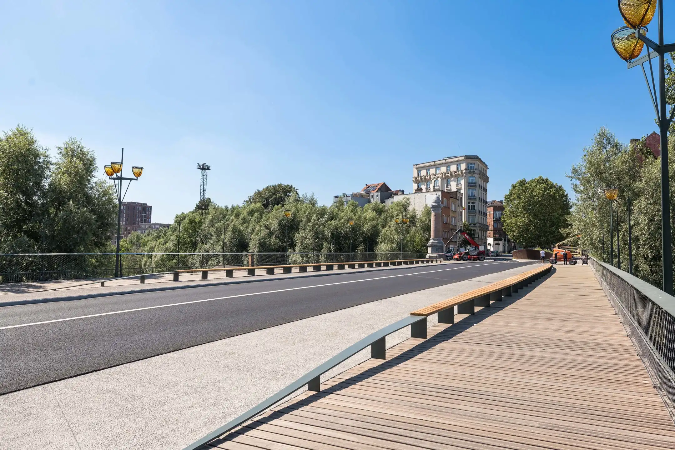 Werkplaats/magazijn van ± 530 m² met kantoor van ± 35 m² foto 8