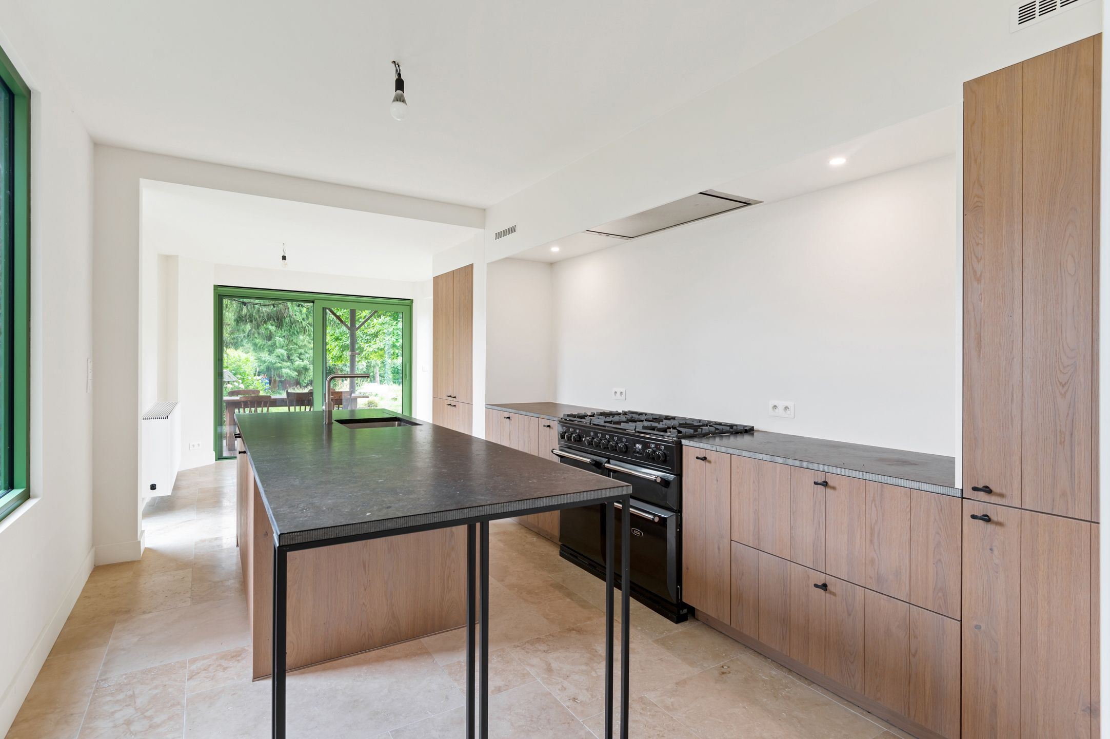 Volledig gerenoveerde herenwoning op een perceel van 770 m²  foto 6