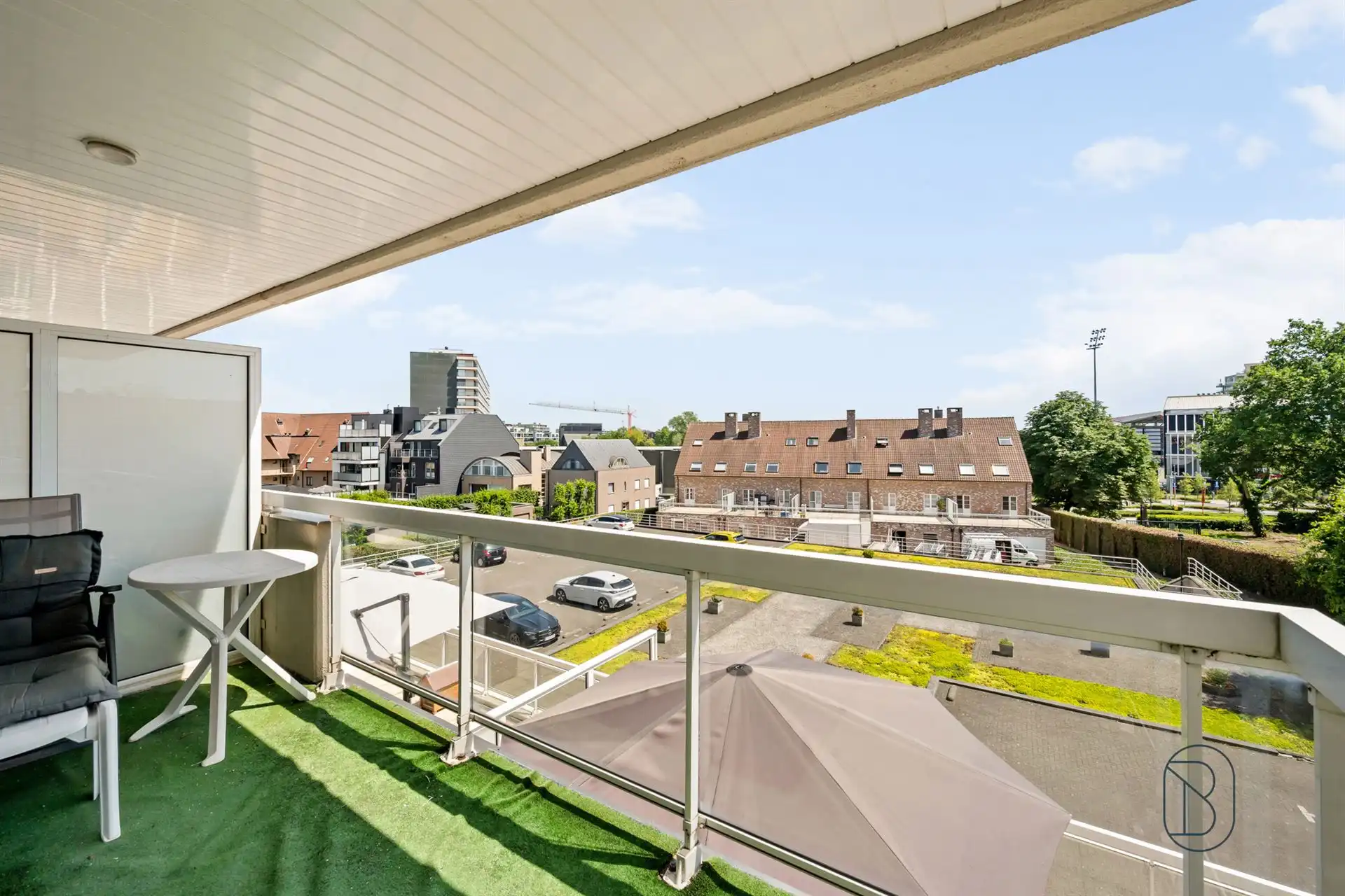 Lichtrijk appartement met 2 SLK en terras op een topligging foto 14