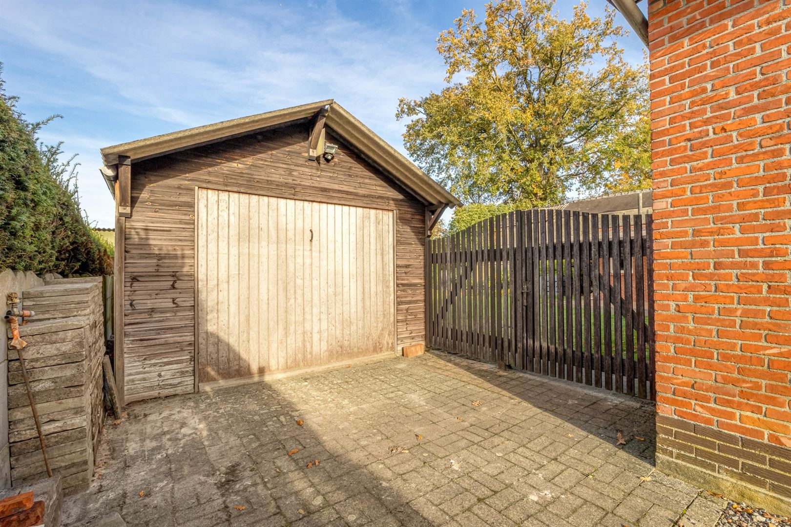 Goed gelegen OB met grote tuin! foto 18