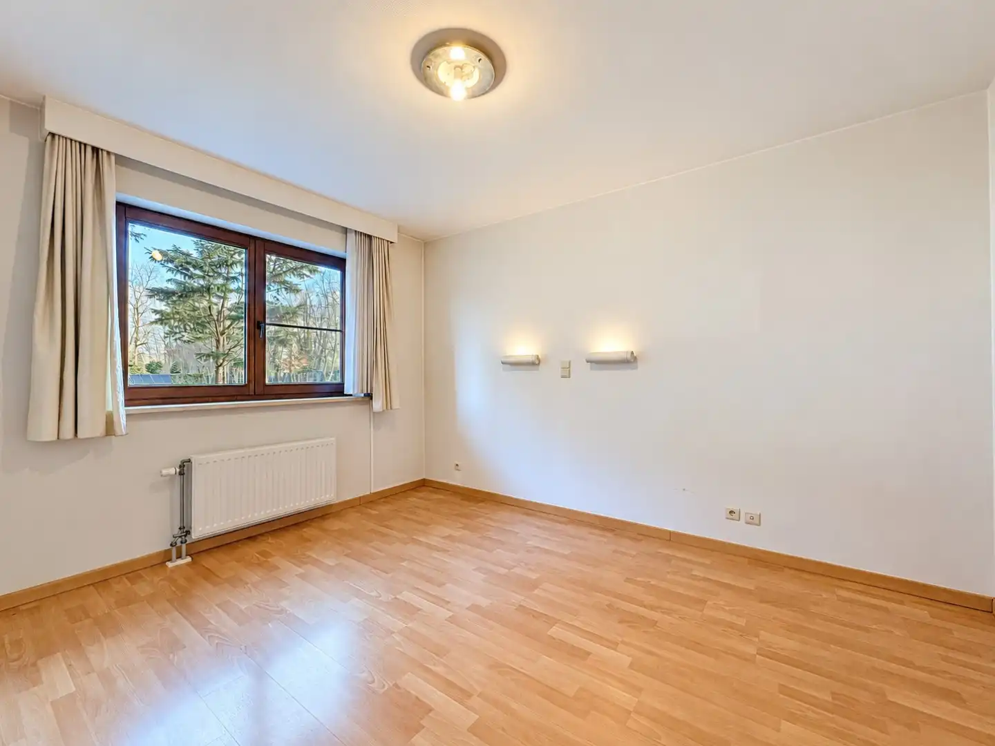 Instapklaar appartement met terras aan voor -en achterzijde. foto 4