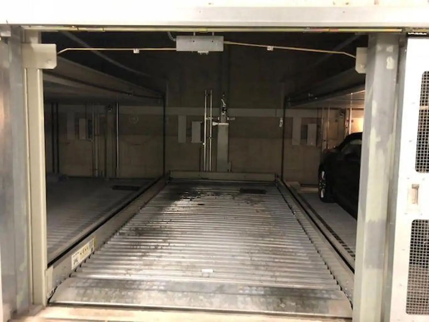 Te koop:garage/parkeerplaats met autolift te Middelkerke foto 4