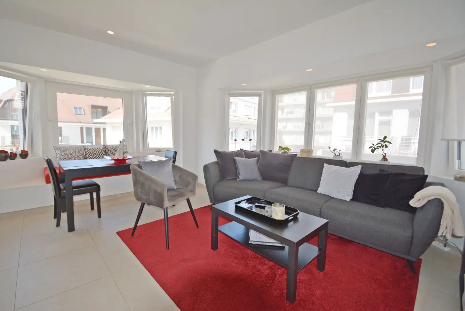 Modern appartement met 2 slaapkamers op wandelafstand van het strand foto 3