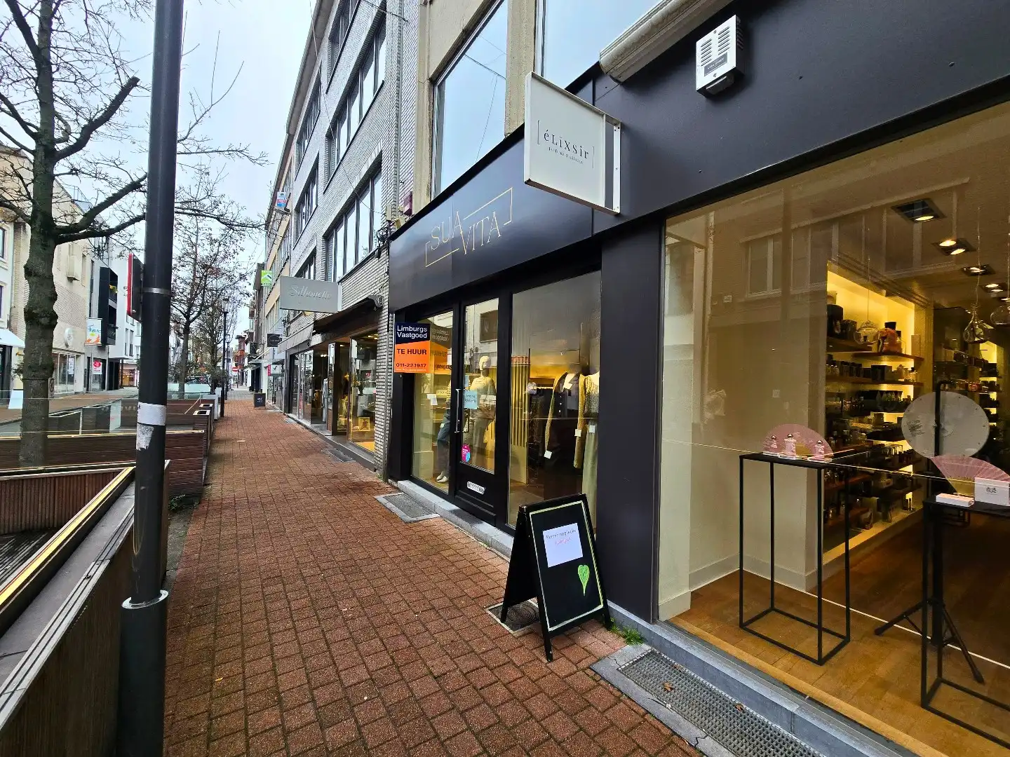Handelsruimte, 72m² + kelder, op enkele passen van de Grote Markt foto 3
