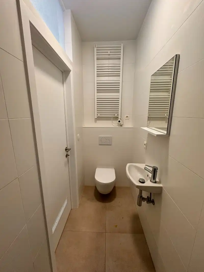 --- NIEUW --- Gerenoveerde STUDENTEN-kamers (GEEN DOMICILIE MOGELIJK!) te huur in Gent, nabij UZ/station/overpoort foto 3