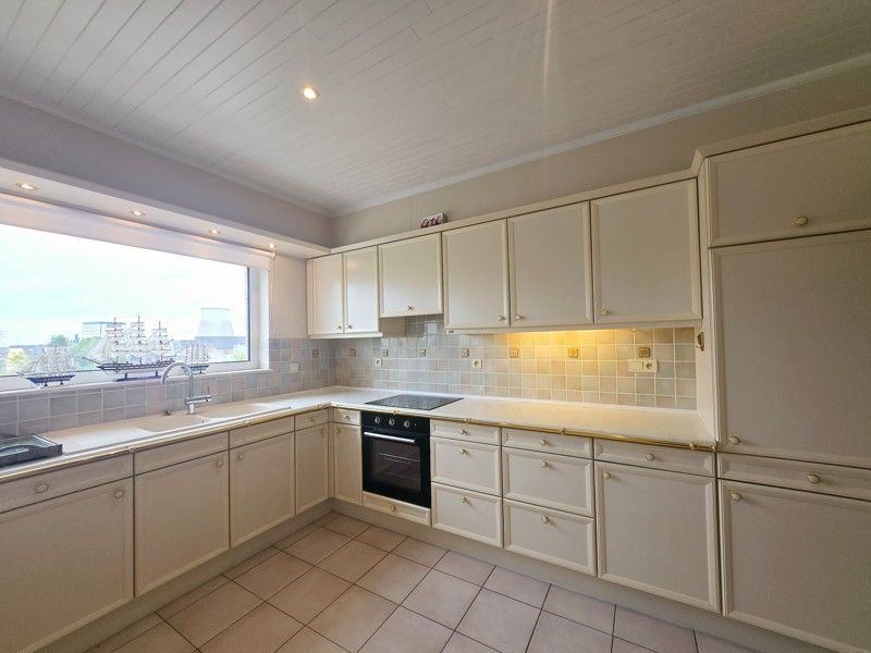 Ruim en instapklaar appartement met ondergrondse autostaanplaats foto 3
