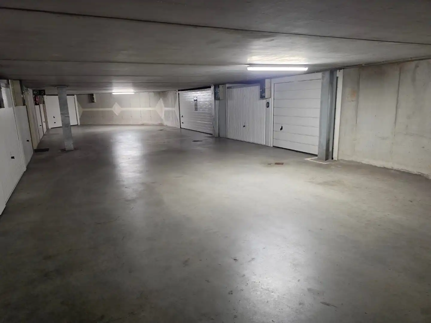 Dubbele garagebox - ondergrond, ruim en vlot bereikbaar foto 3