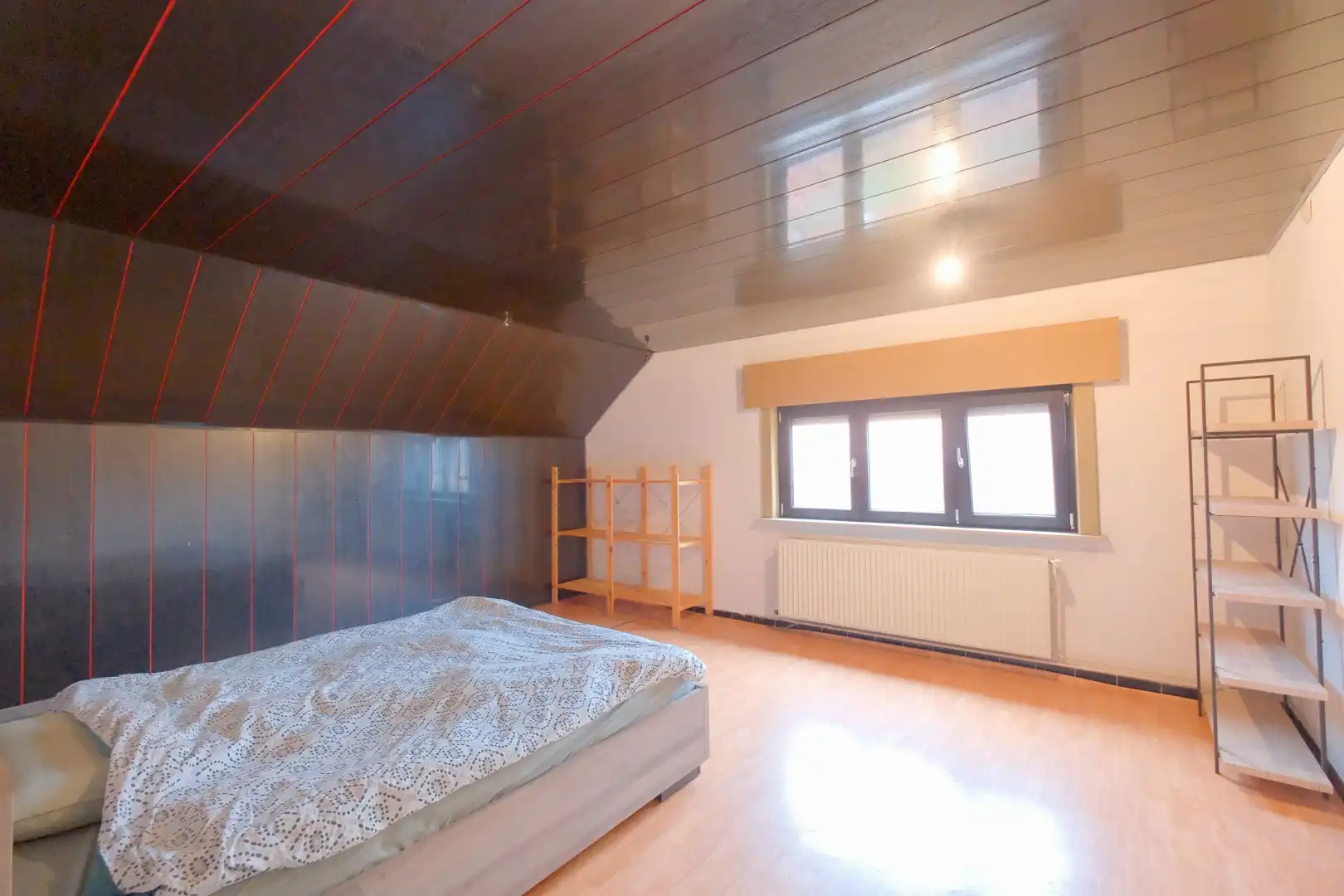 Rustig gelegen woning met 4 slpks en garage op perceel van 585 m²! foto 13