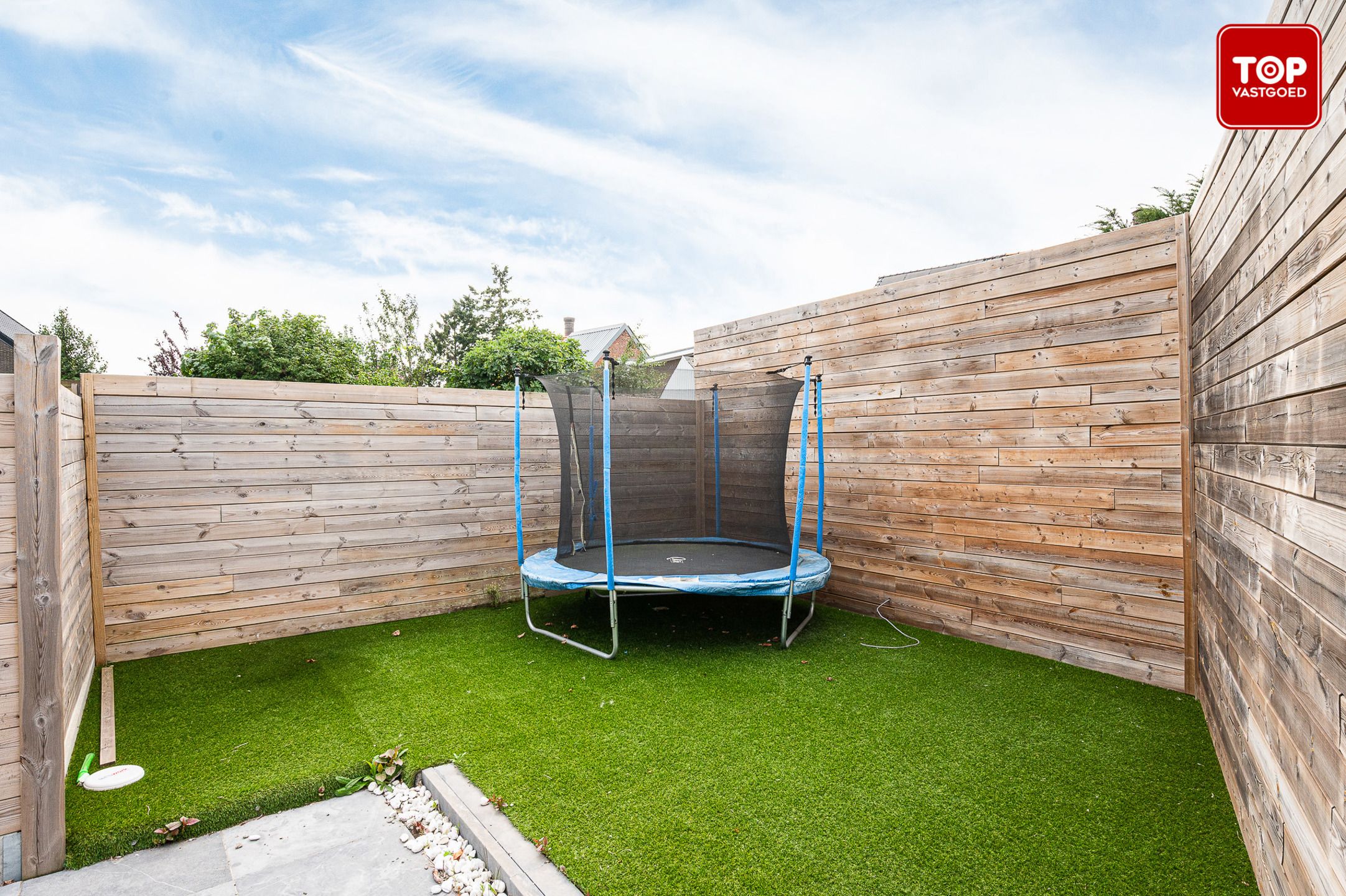 Halfopen bebouwing dichtbij centrum Waarschoot foto 24