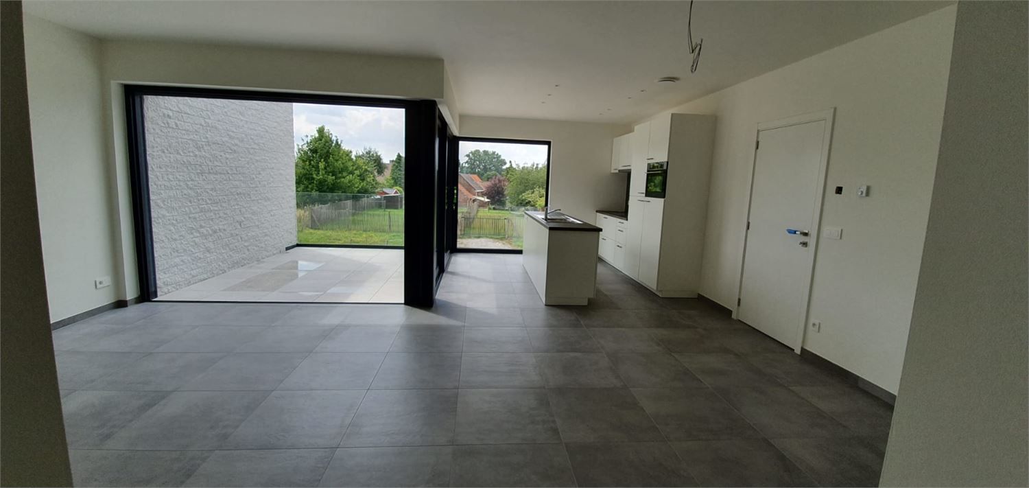 Recent appartement met 2 slaapkamers en  terras foto 2