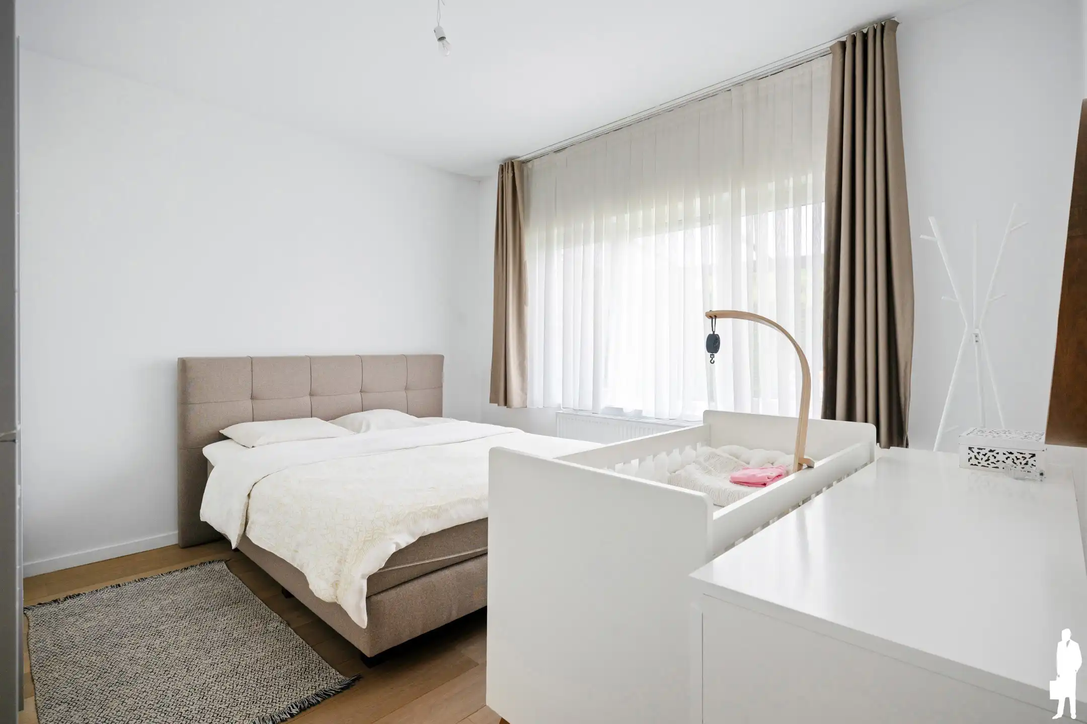 Lichtrijk gerenoveerd gelijkvloers appartement met garage  foto 9