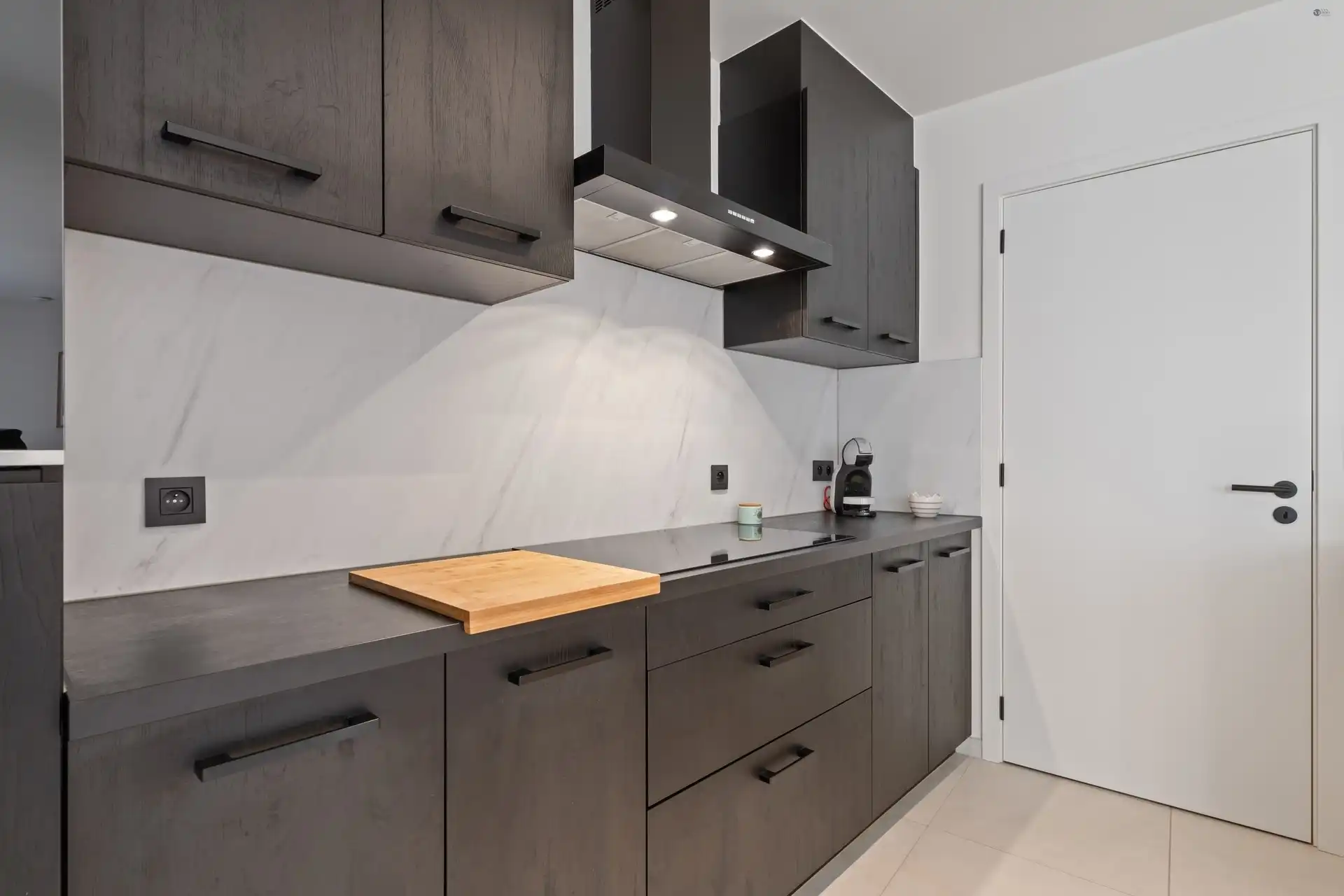 Luxueus afgewerkt gelijkvloers appartement te centrum Stekene foto 9