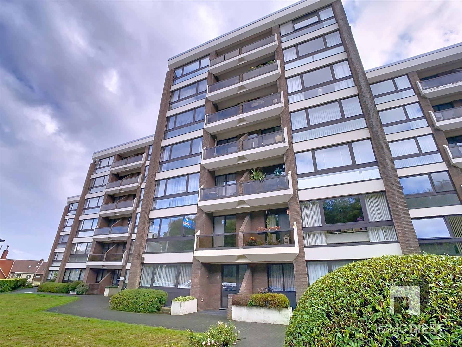 Comfortabel appartement met 2 slpks, 2 terrassen en parkeerplaats foto 14