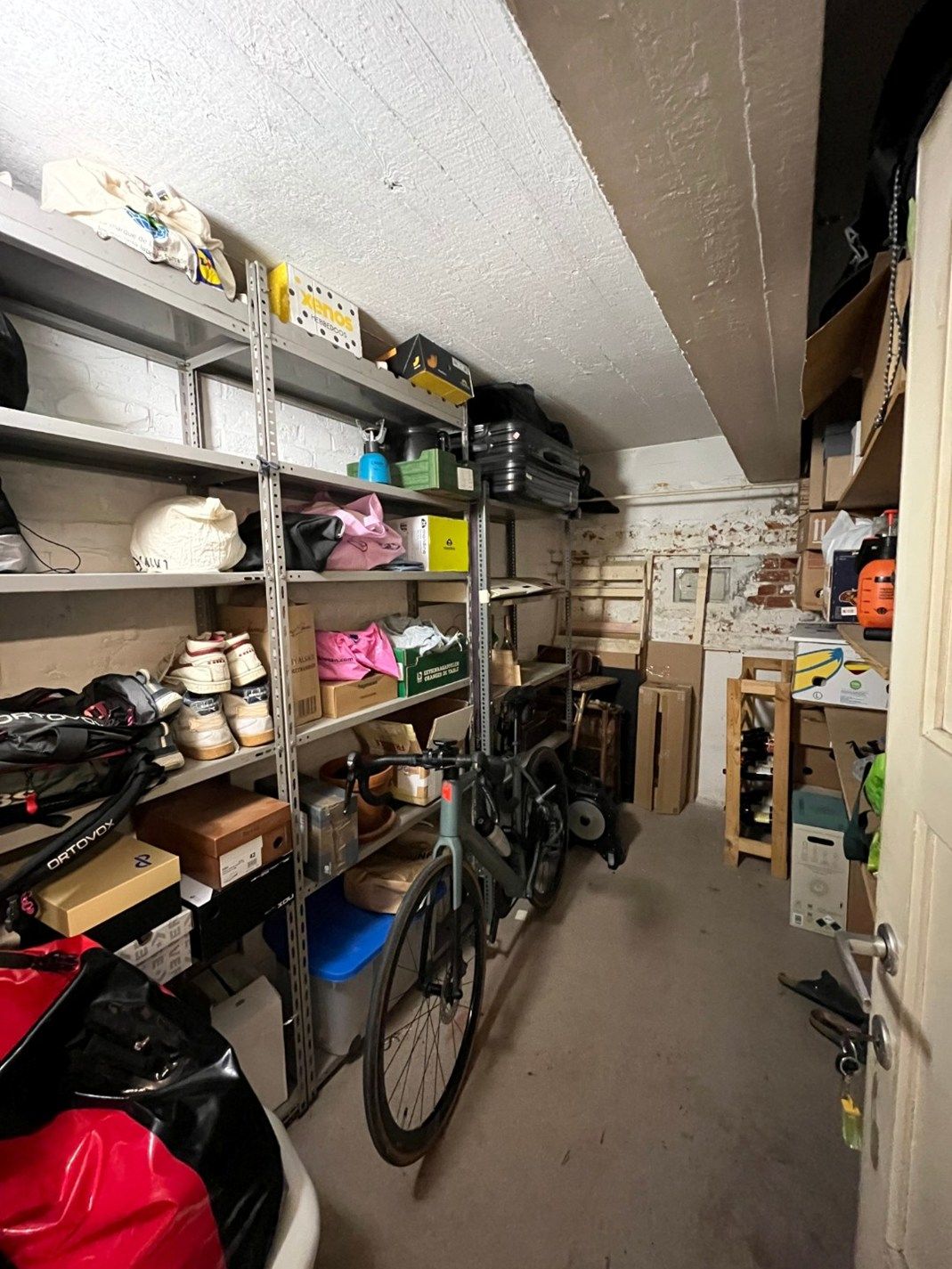 Ruim, lichtrijk appartement met garage én berging (kelder). foto 22