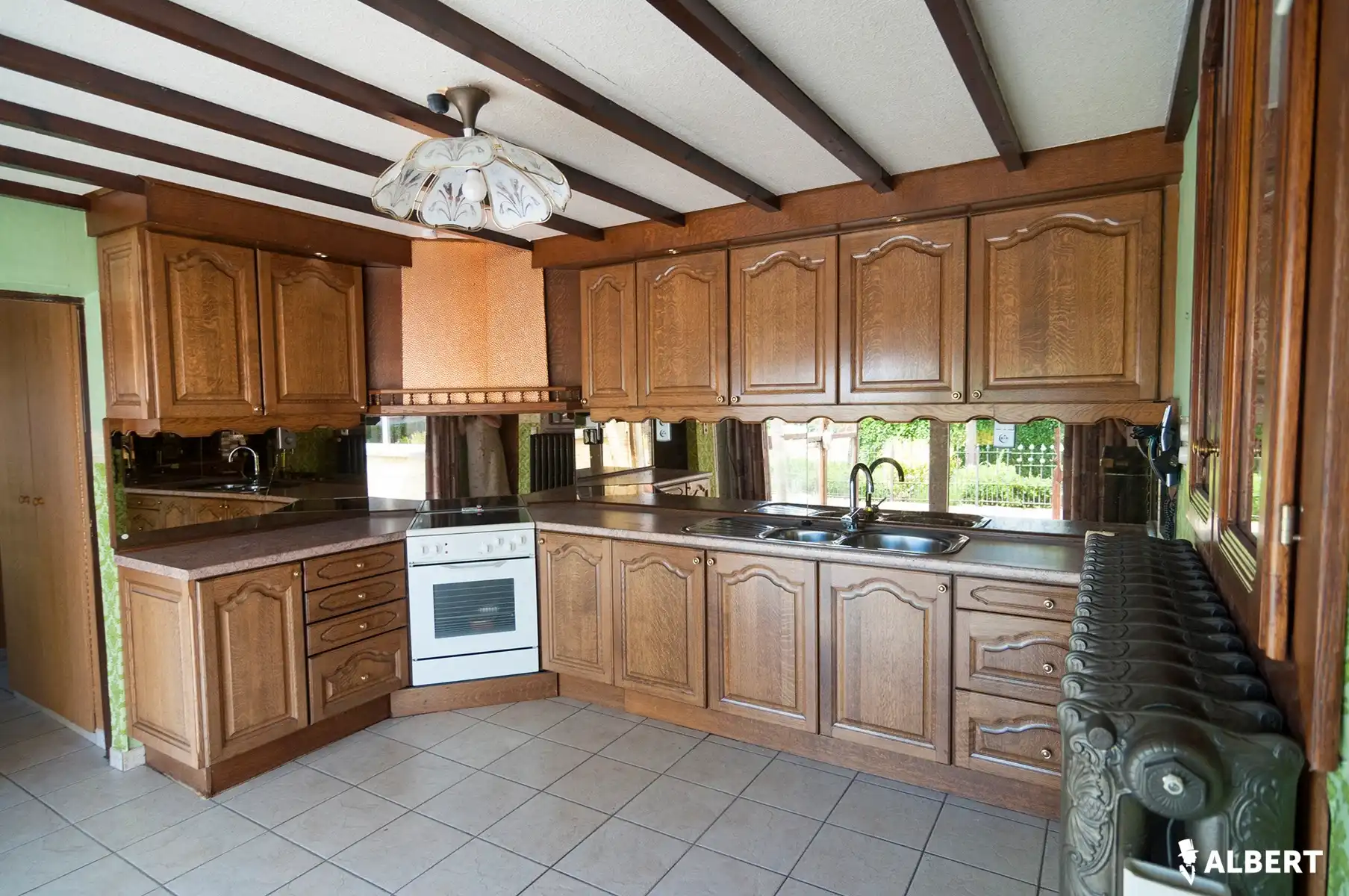 Leuke halfopen gezinswoning met potentieel op topligging! foto 9