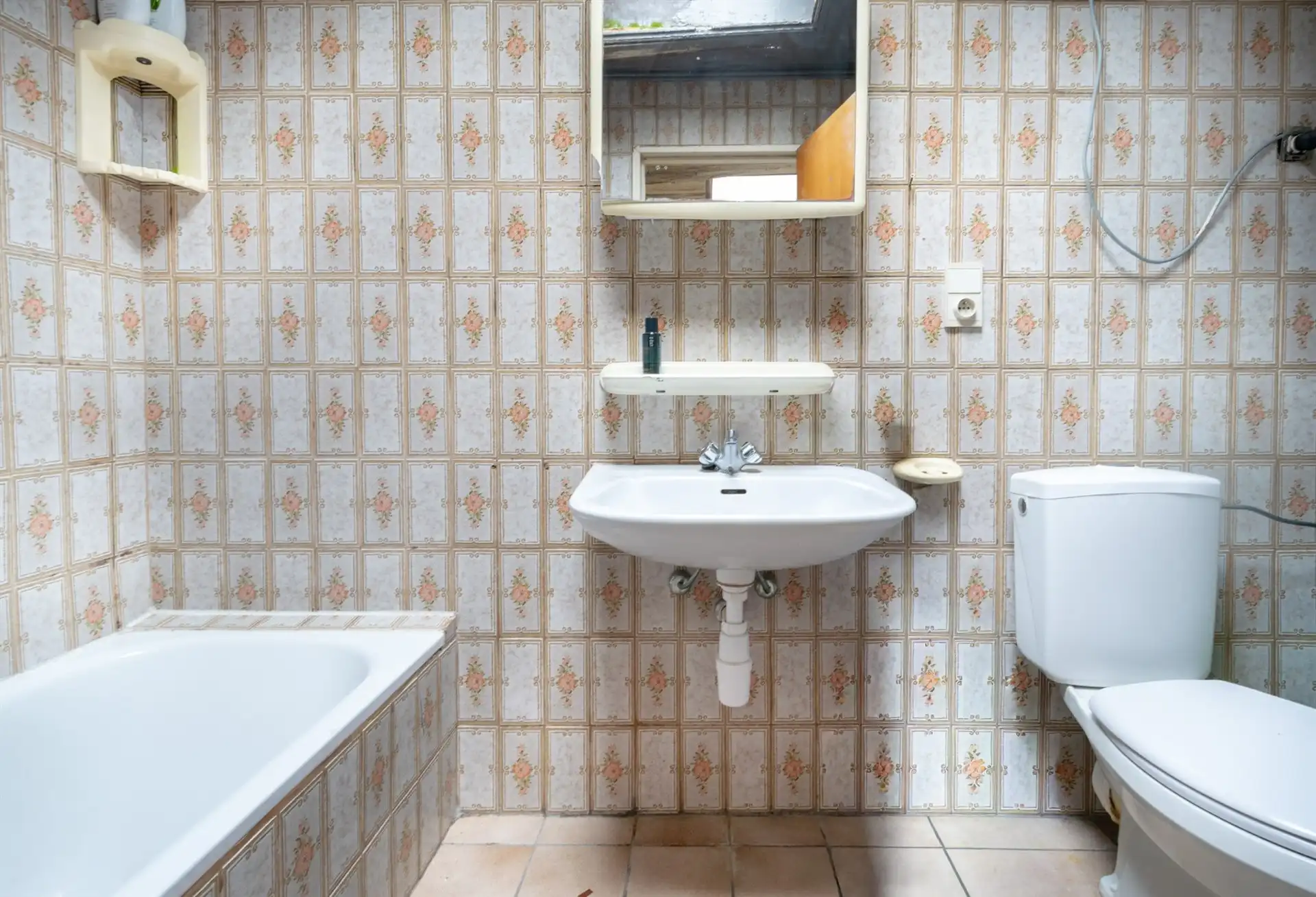 Te renoveren bel-etage in centrum Sint-Niklaas foto 8