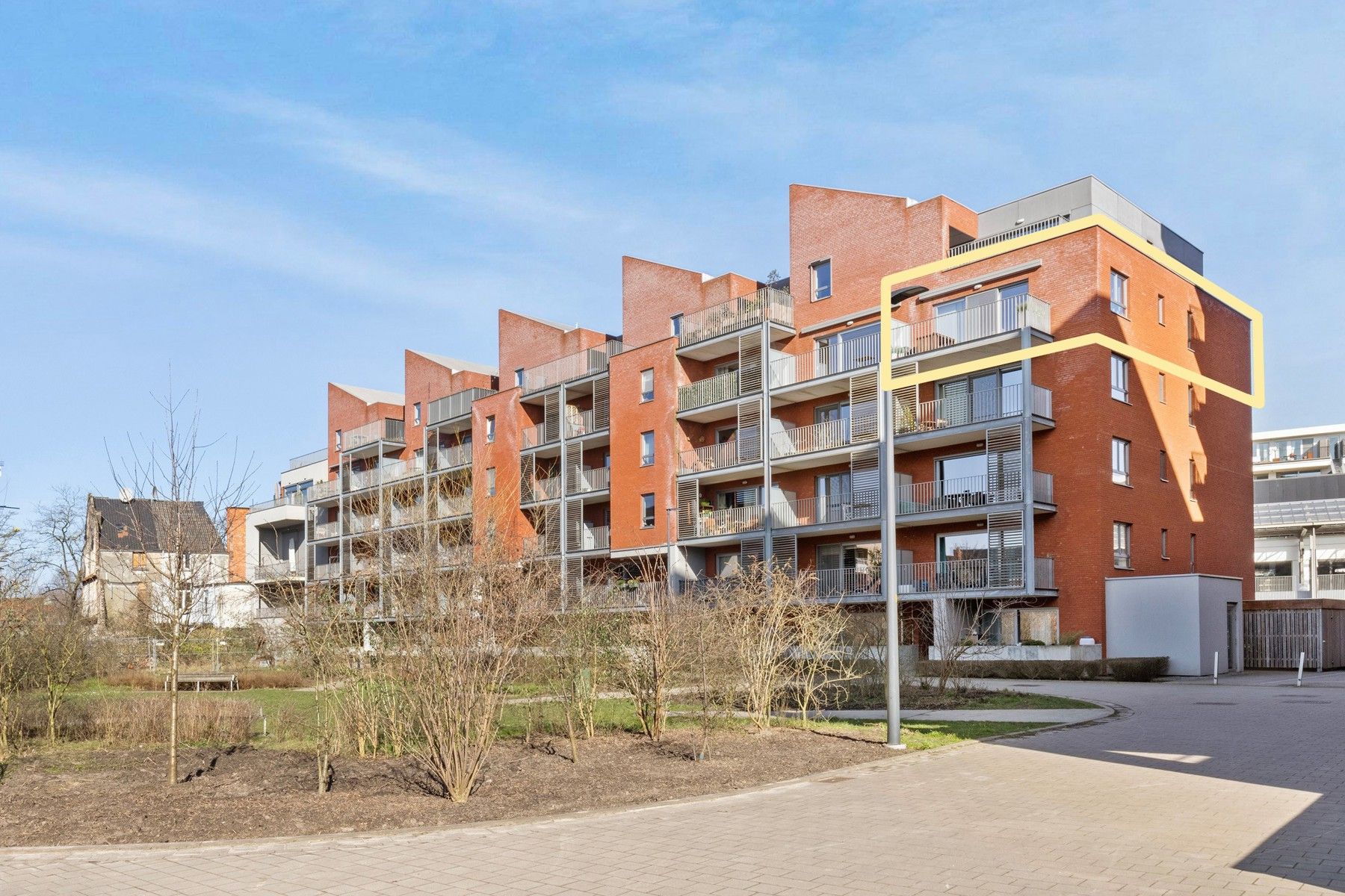 Modern & Lichtrijk 3 slk appartement in trendy  Dok Noord foto 3