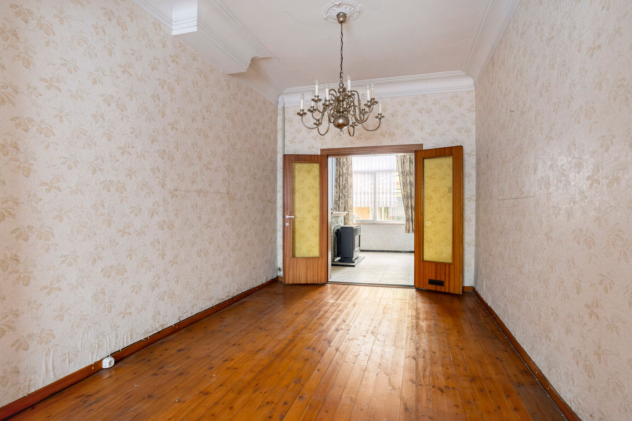 Charmante te renoveren woning met tuin en optionele garage foto 4