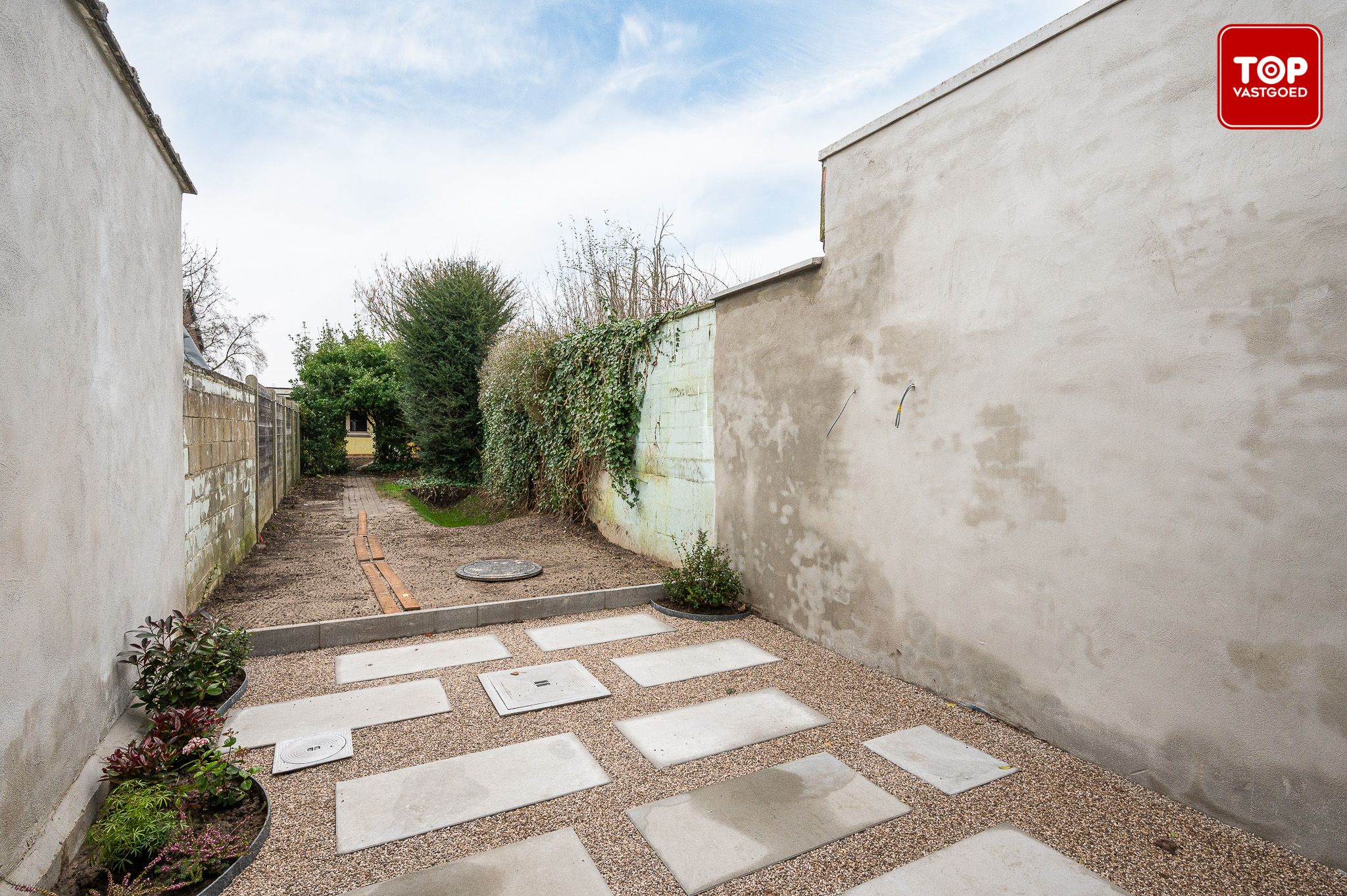 Totaal gerenoveerde woning (2024) met tuin en garage.  foto 13